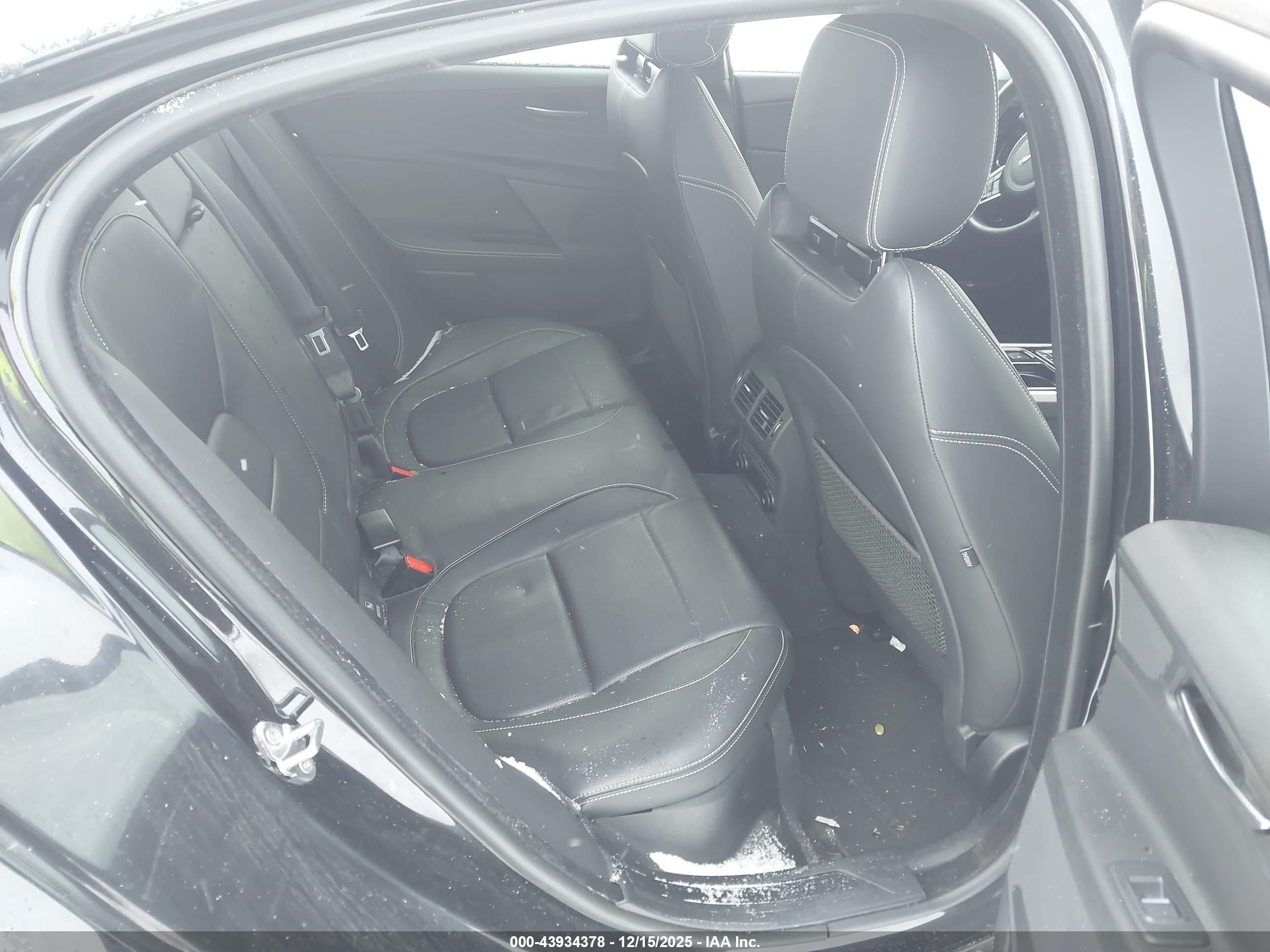 JAGUAR XE image 8