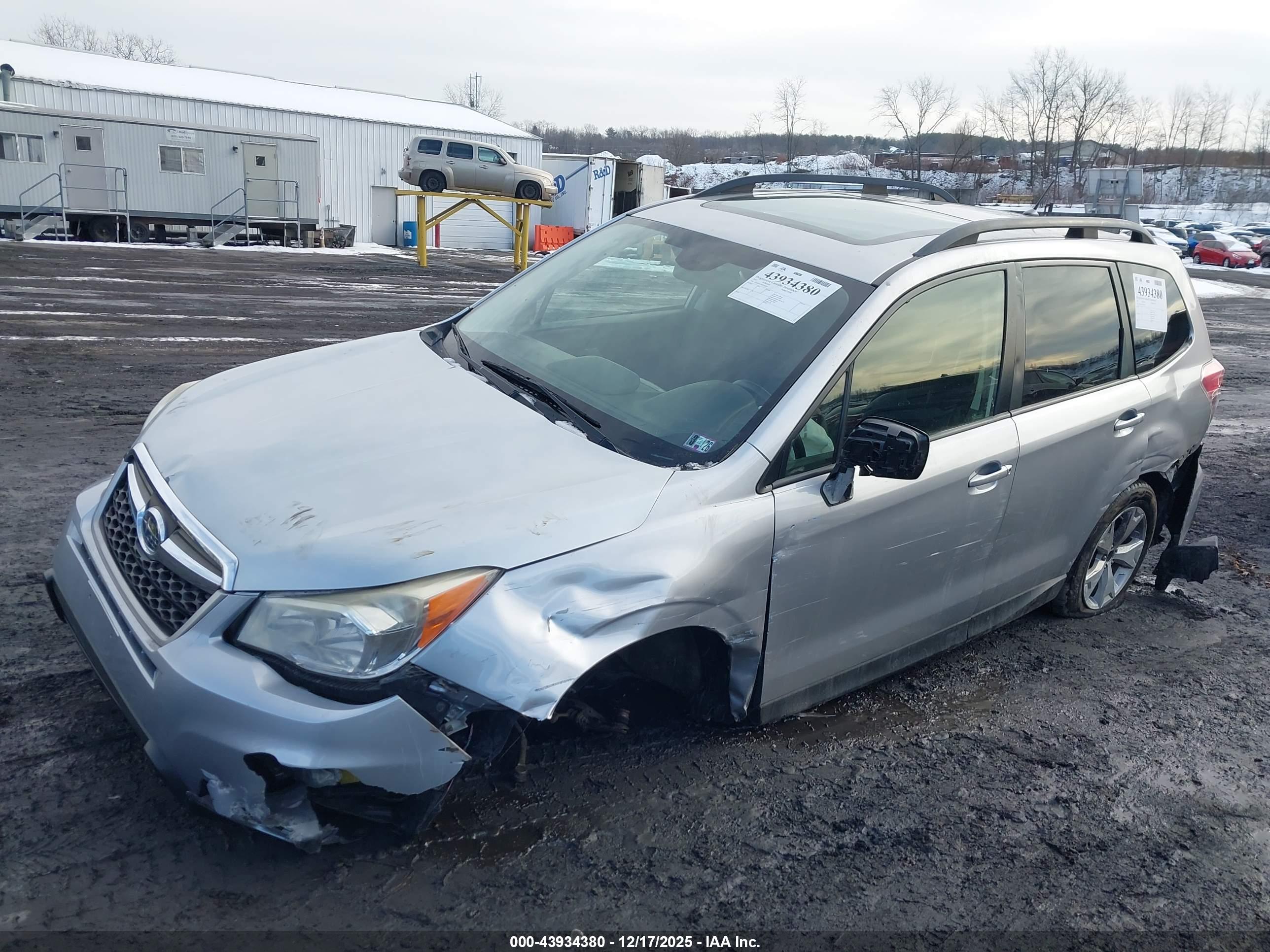 SUBARU FORESTER image 2