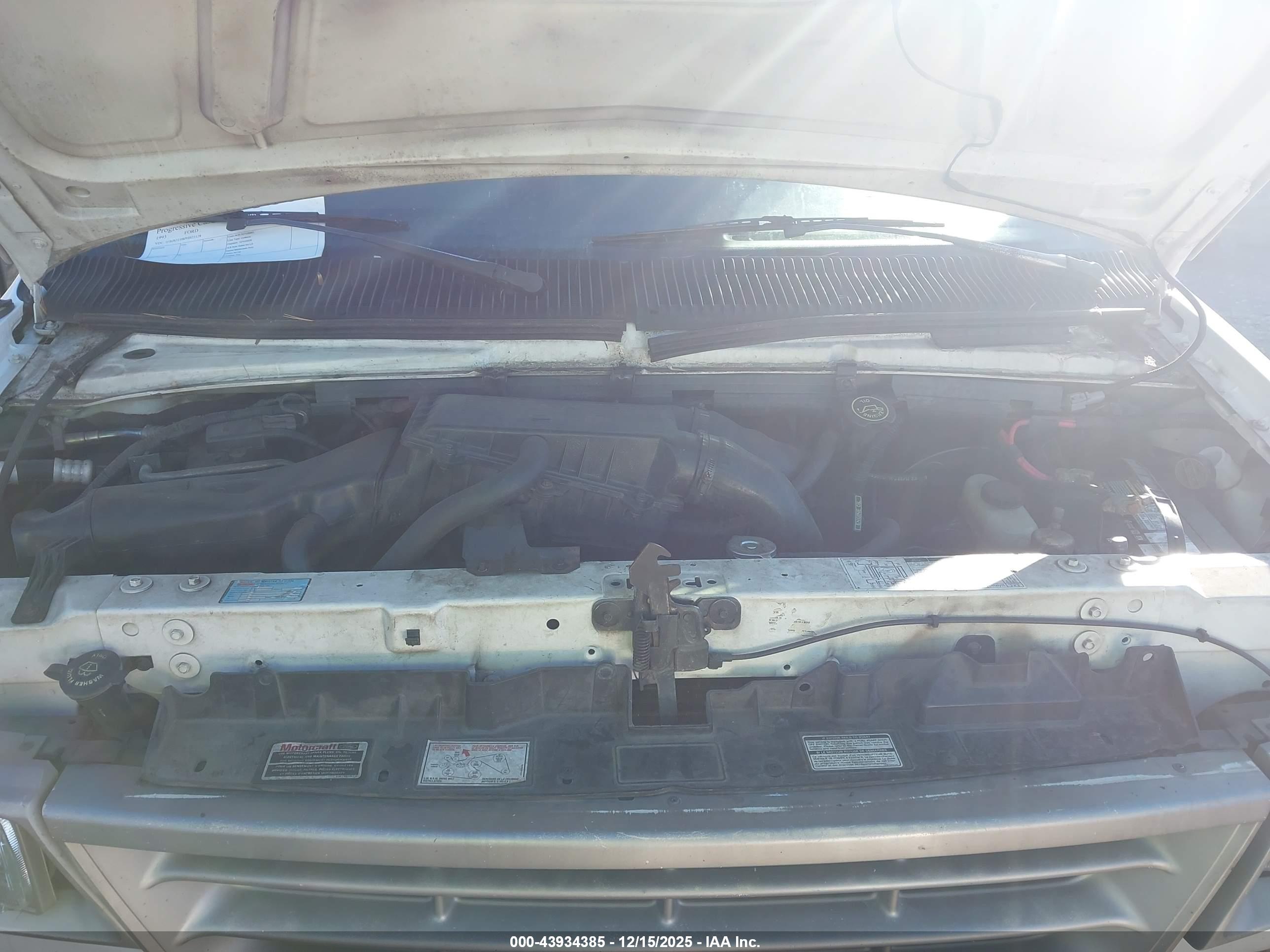 FORD ECONOLINE image 10