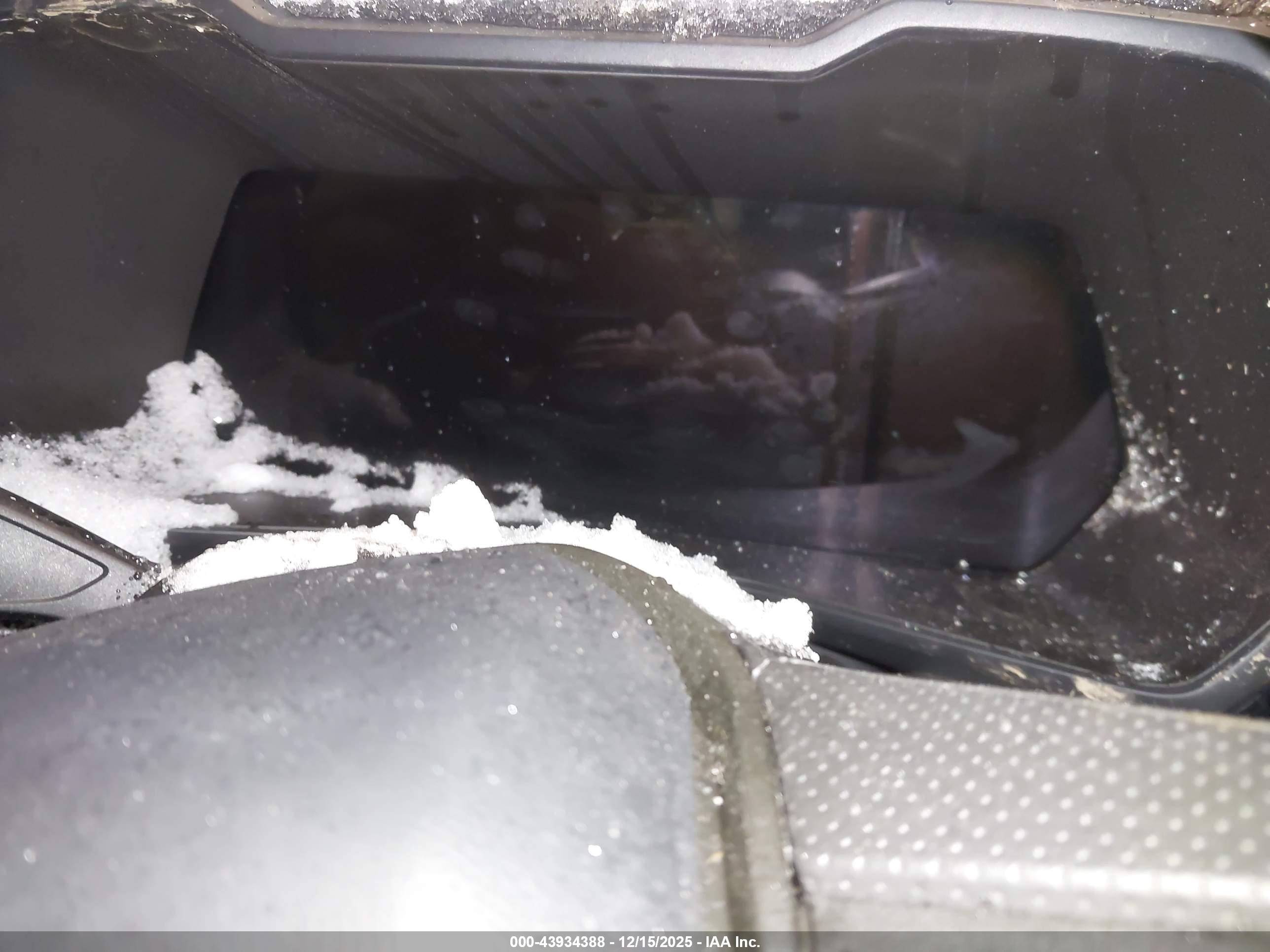 CHEVROLET COLORADO image 7