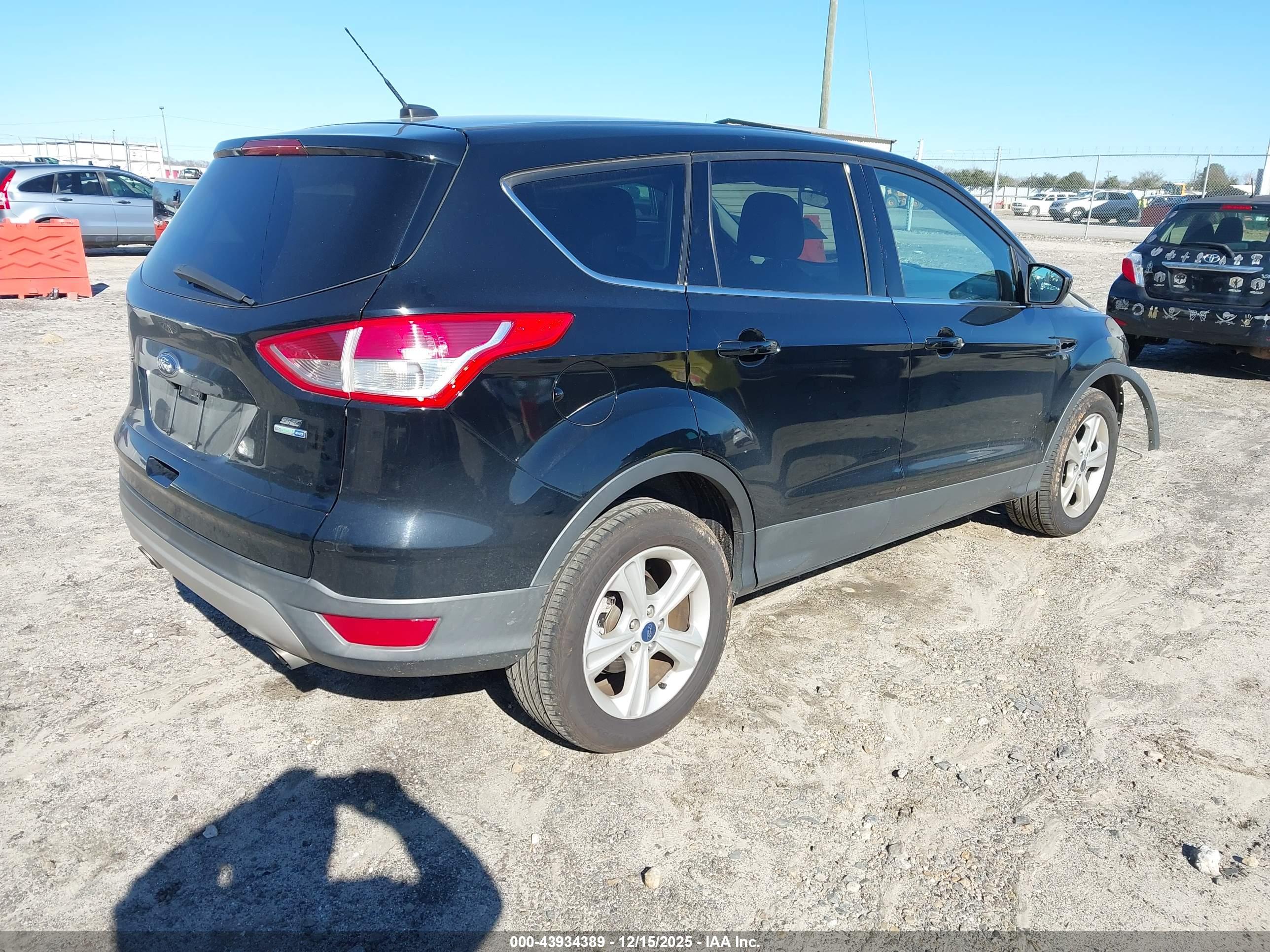 FORD ESCAPE image 4