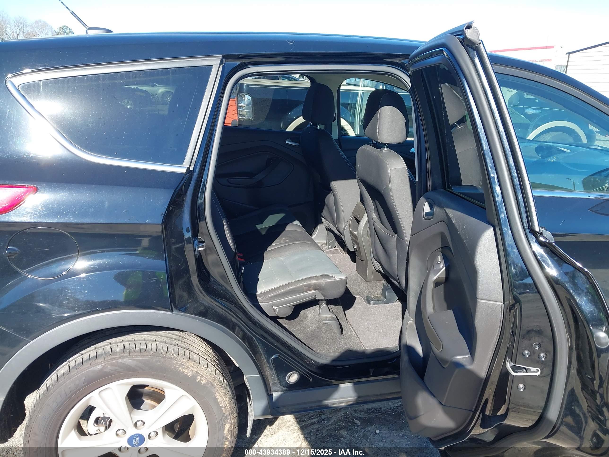 FORD ESCAPE image 8