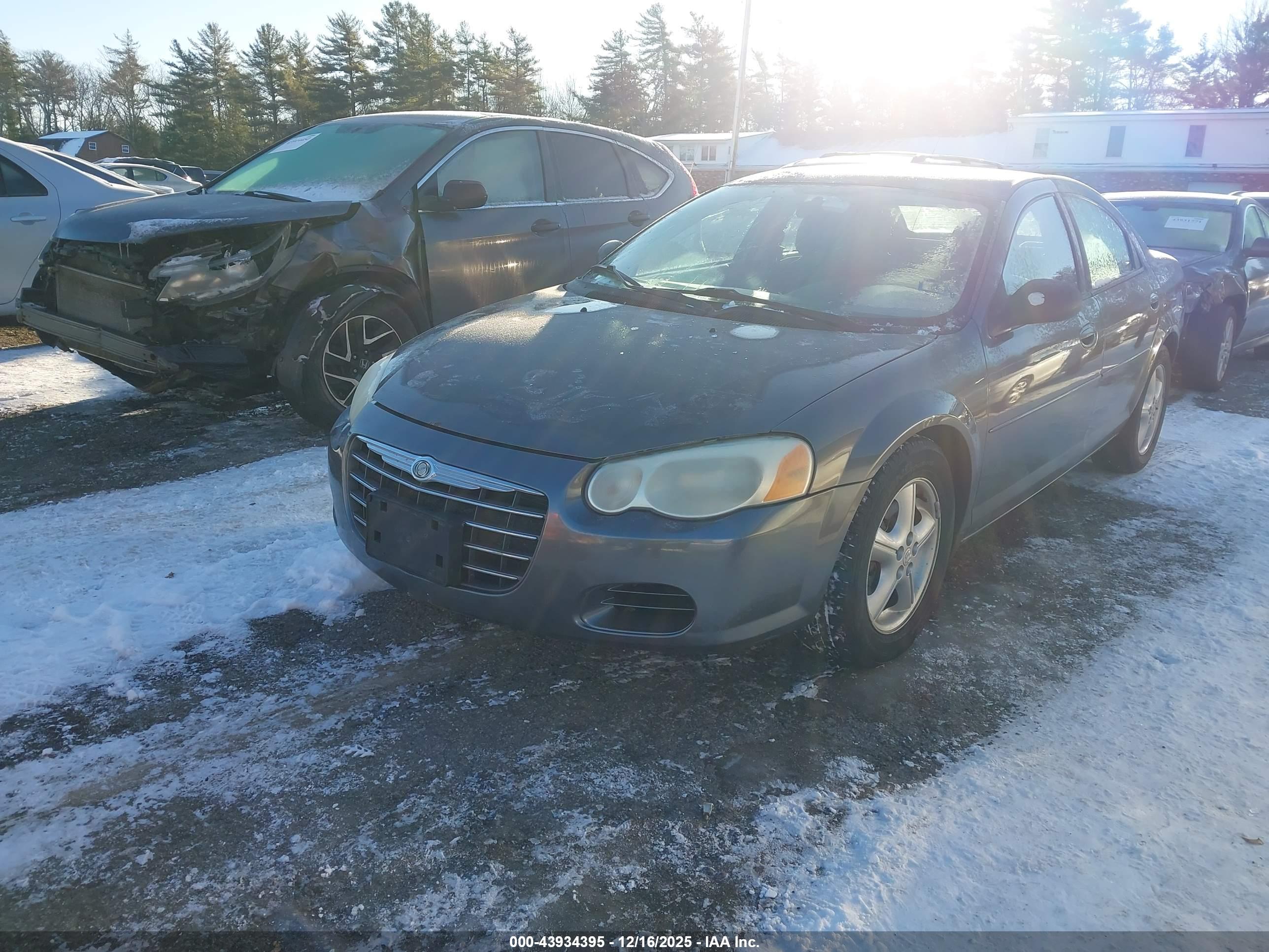 DODGE STRATUS image 2