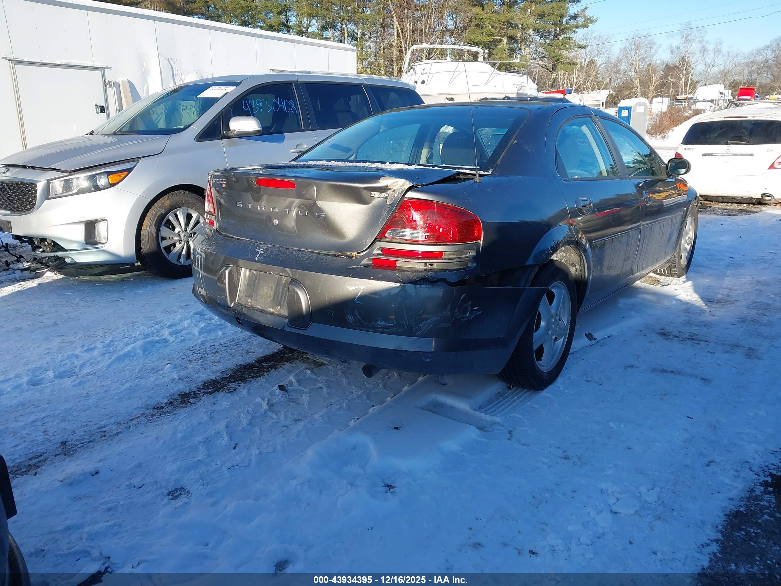 DODGE STRATUS image 4