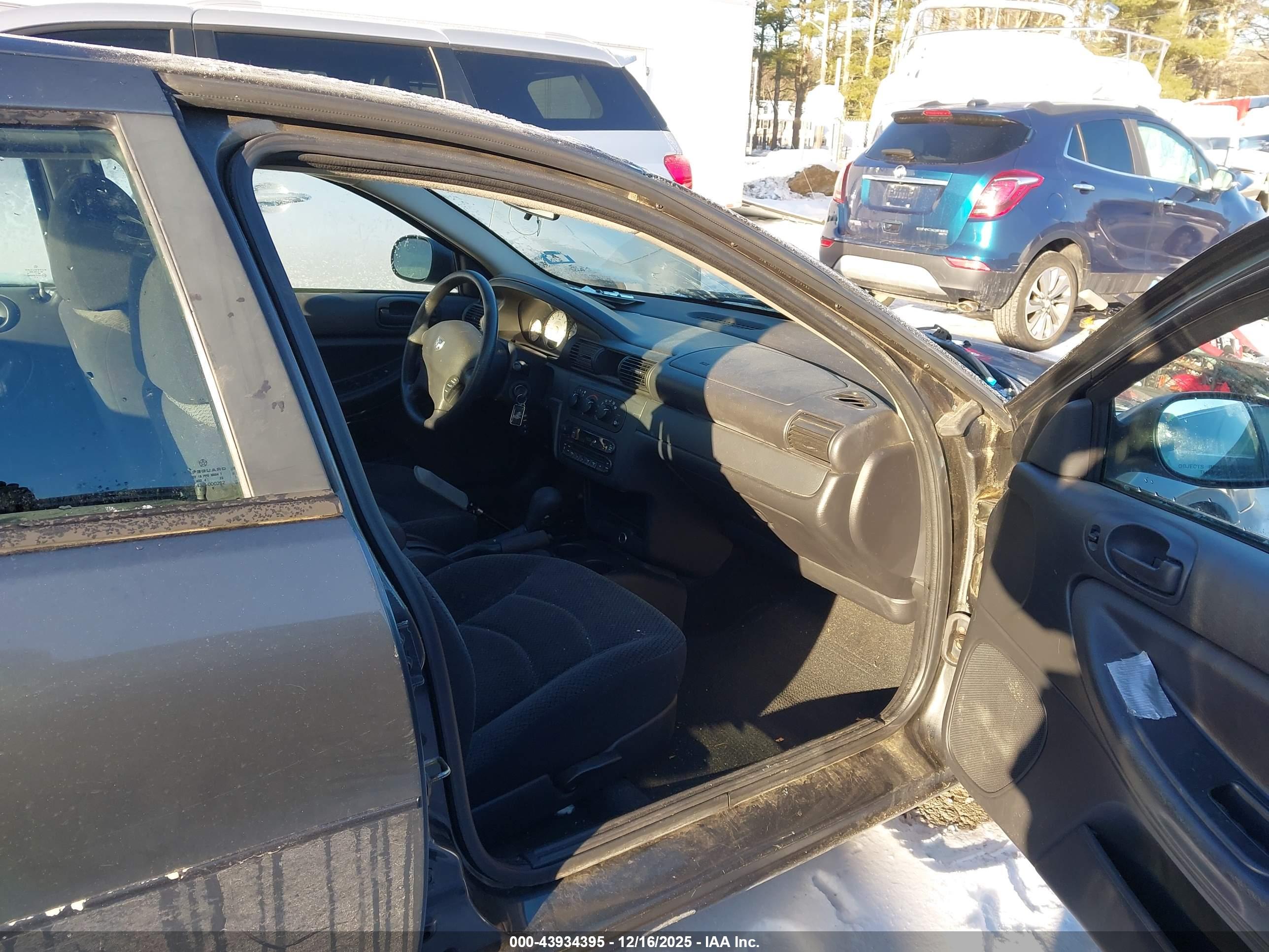 DODGE STRATUS image 5