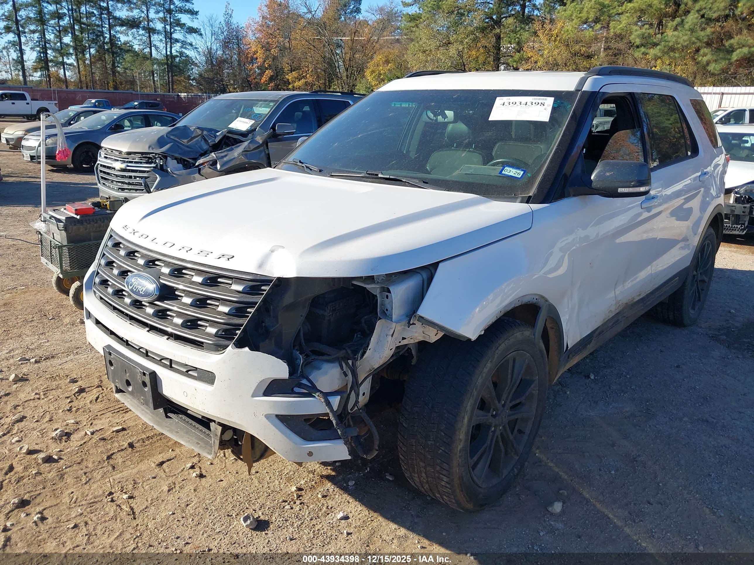 FORD EXPLORER image 2