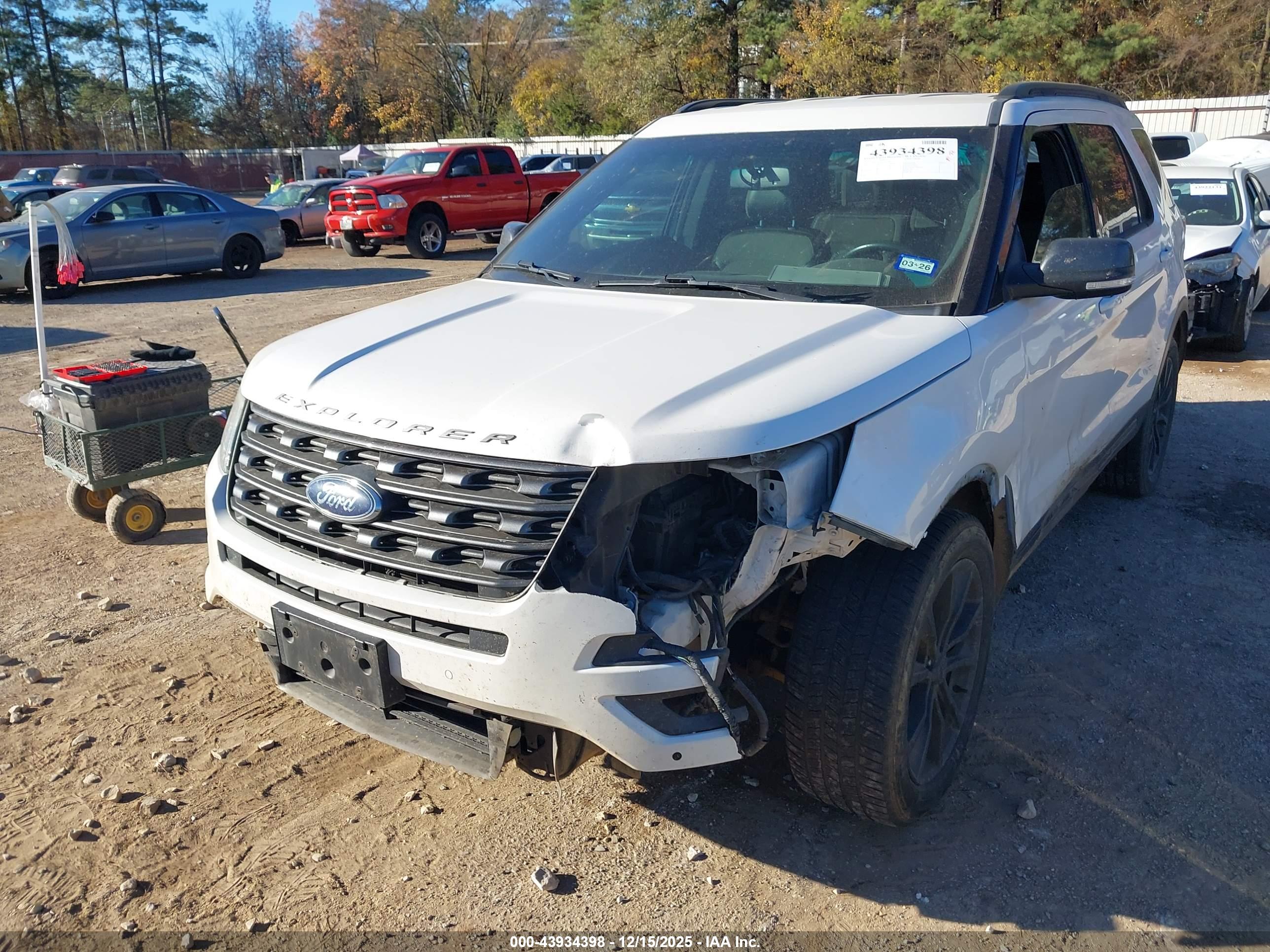 FORD EXPLORER image 6