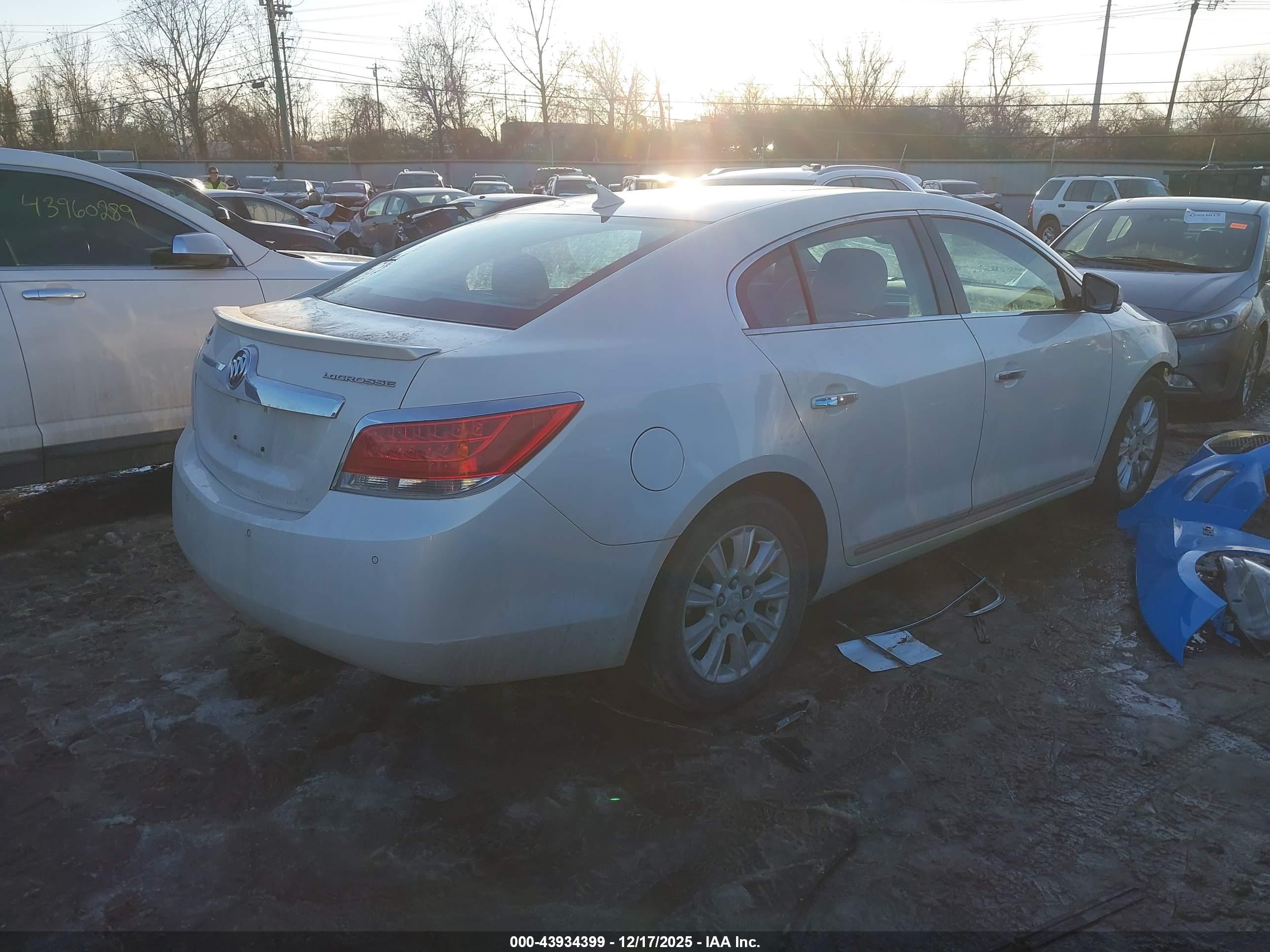 BUICK LACROSSE image 4