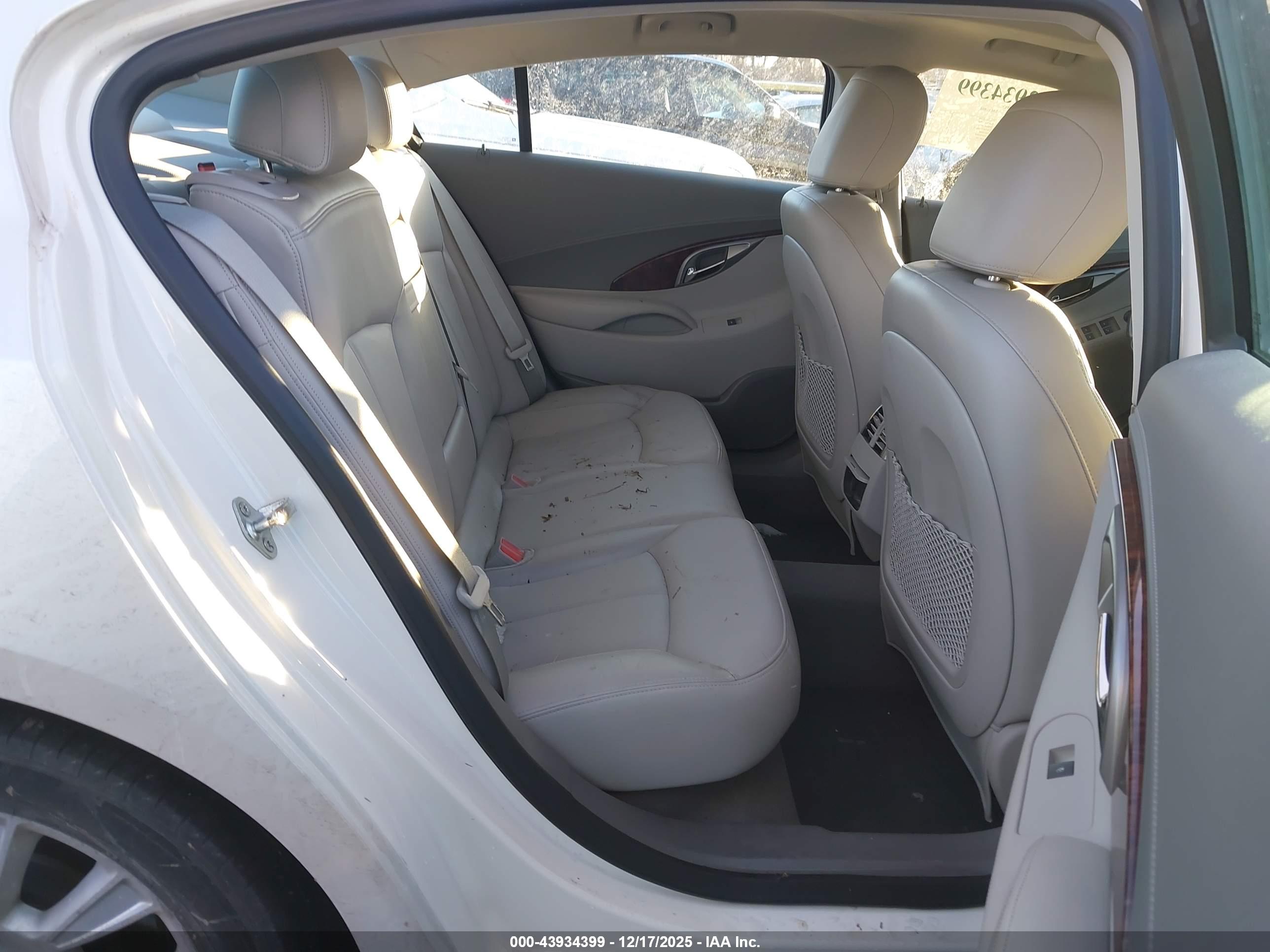 BUICK LACROSSE image 8