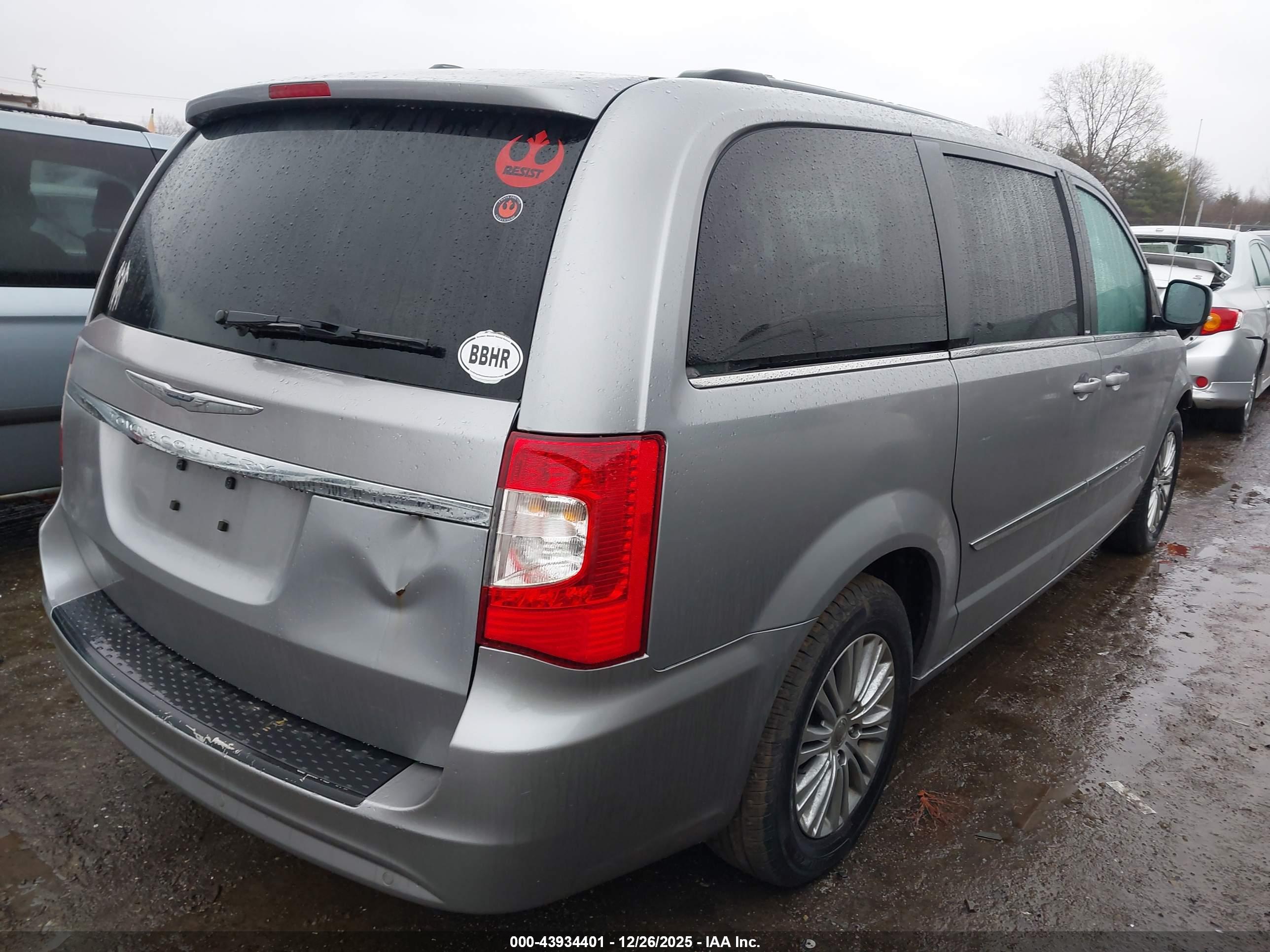 CHRYSLER TOWN image 4