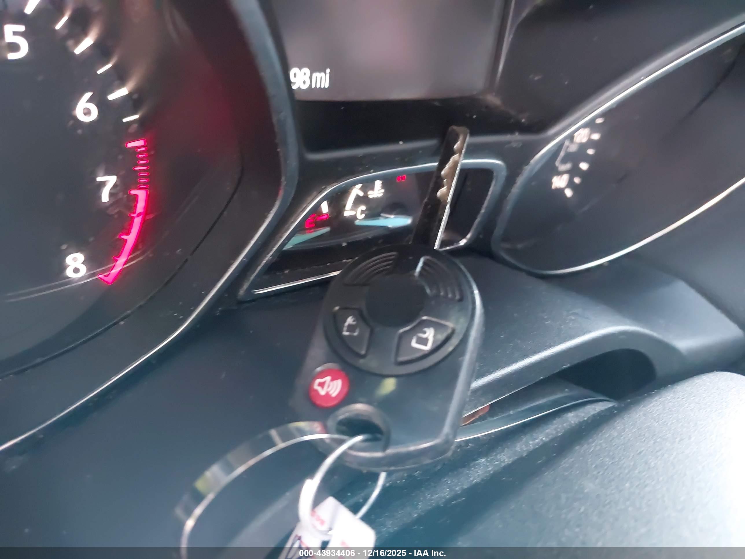FORD ESCAPE image 11