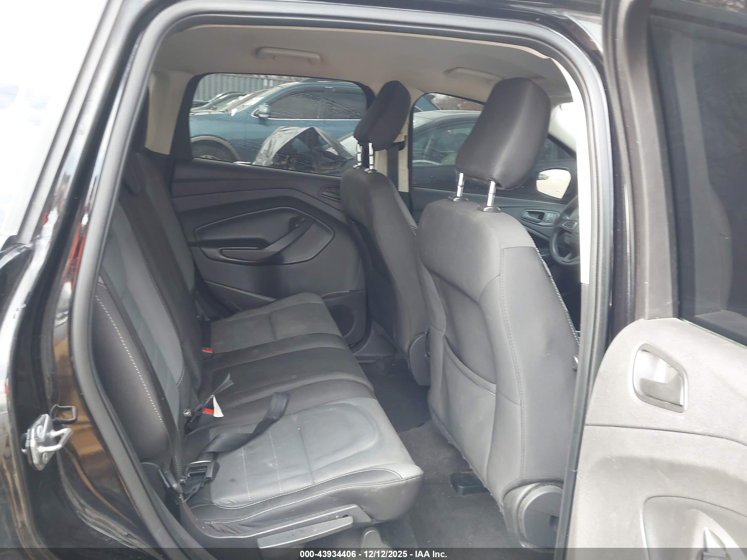 FORD ESCAPE image 8