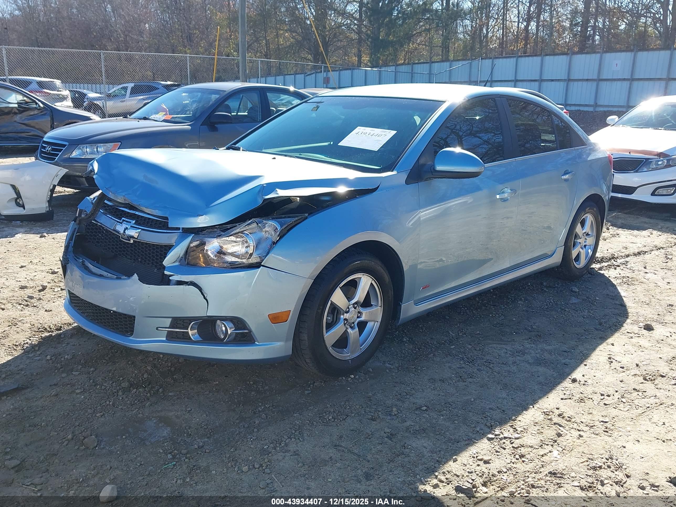 CHEVROLET CRUZE image 2