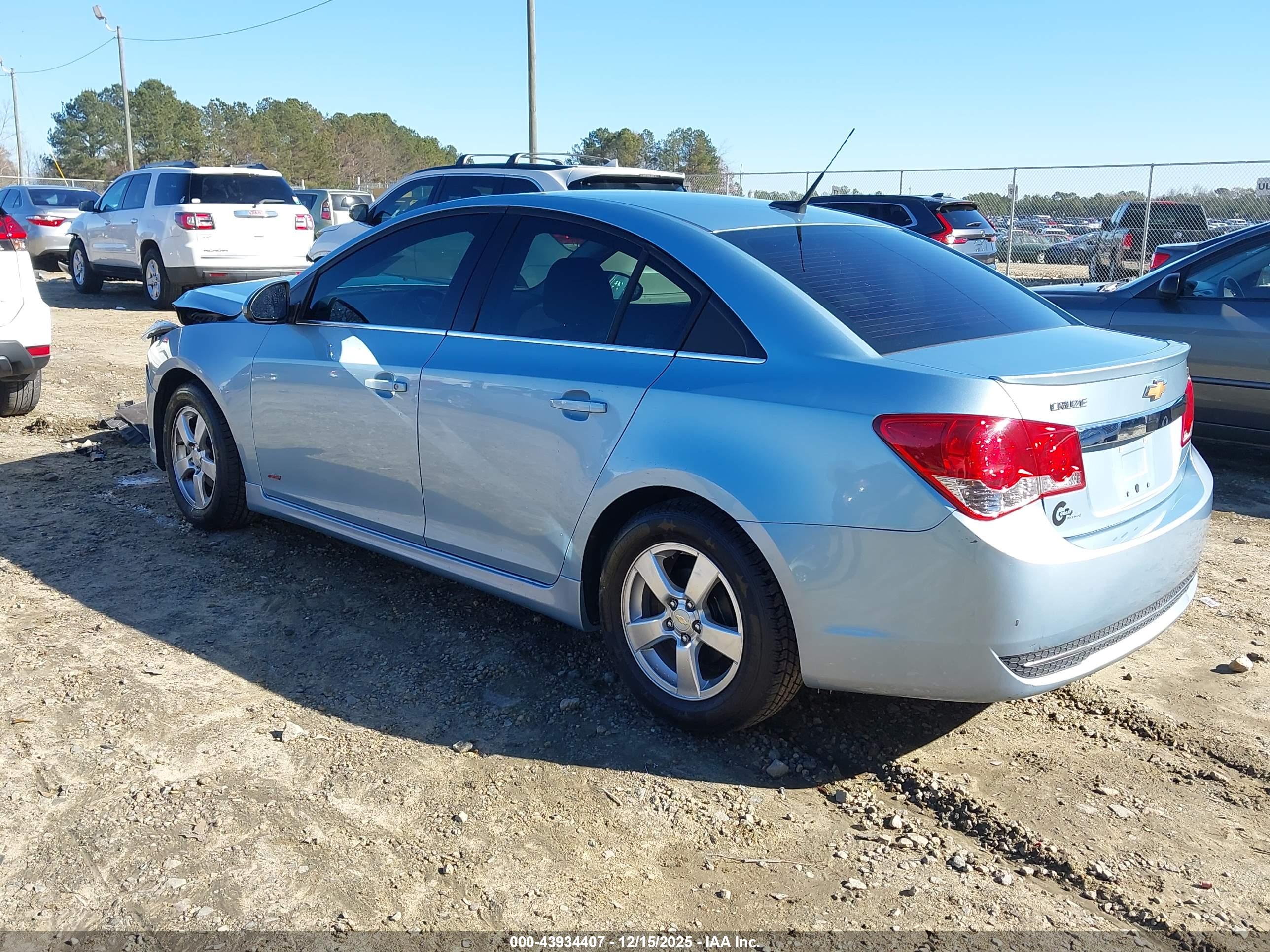 CHEVROLET CRUZE image 3