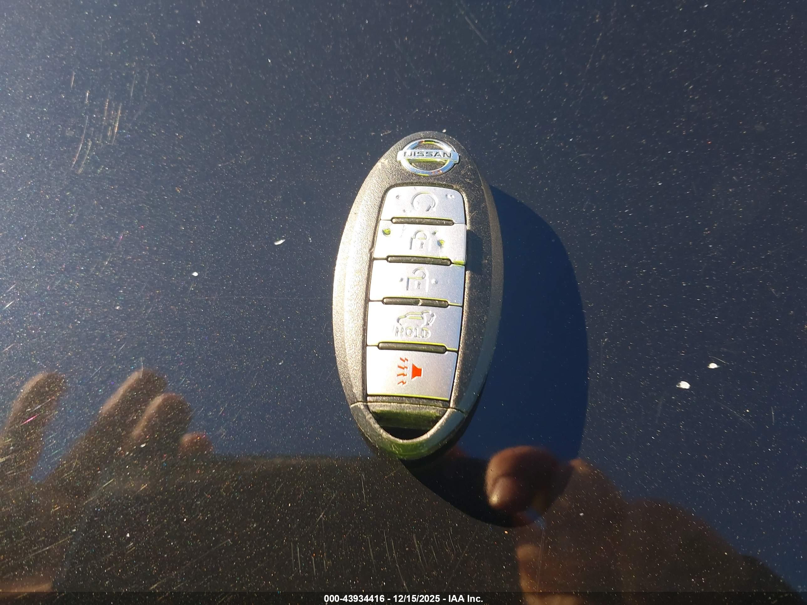 NISSAN ROGUE image 11