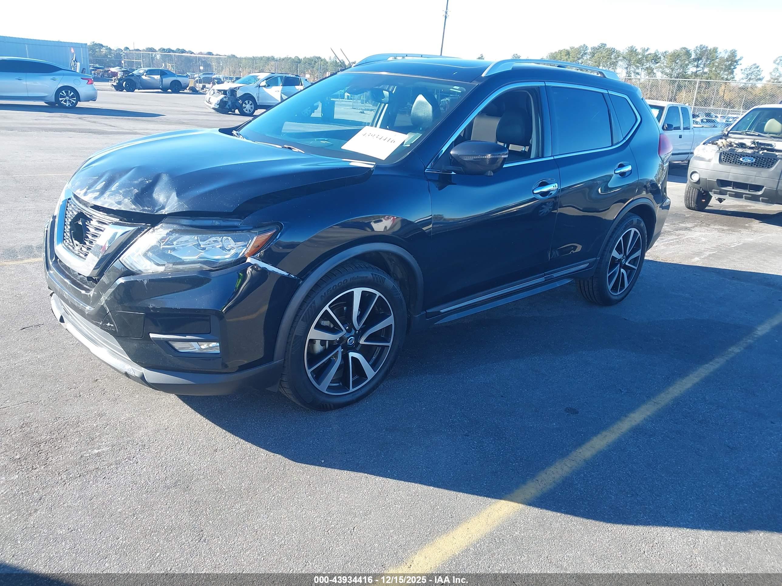 NISSAN ROGUE image 2