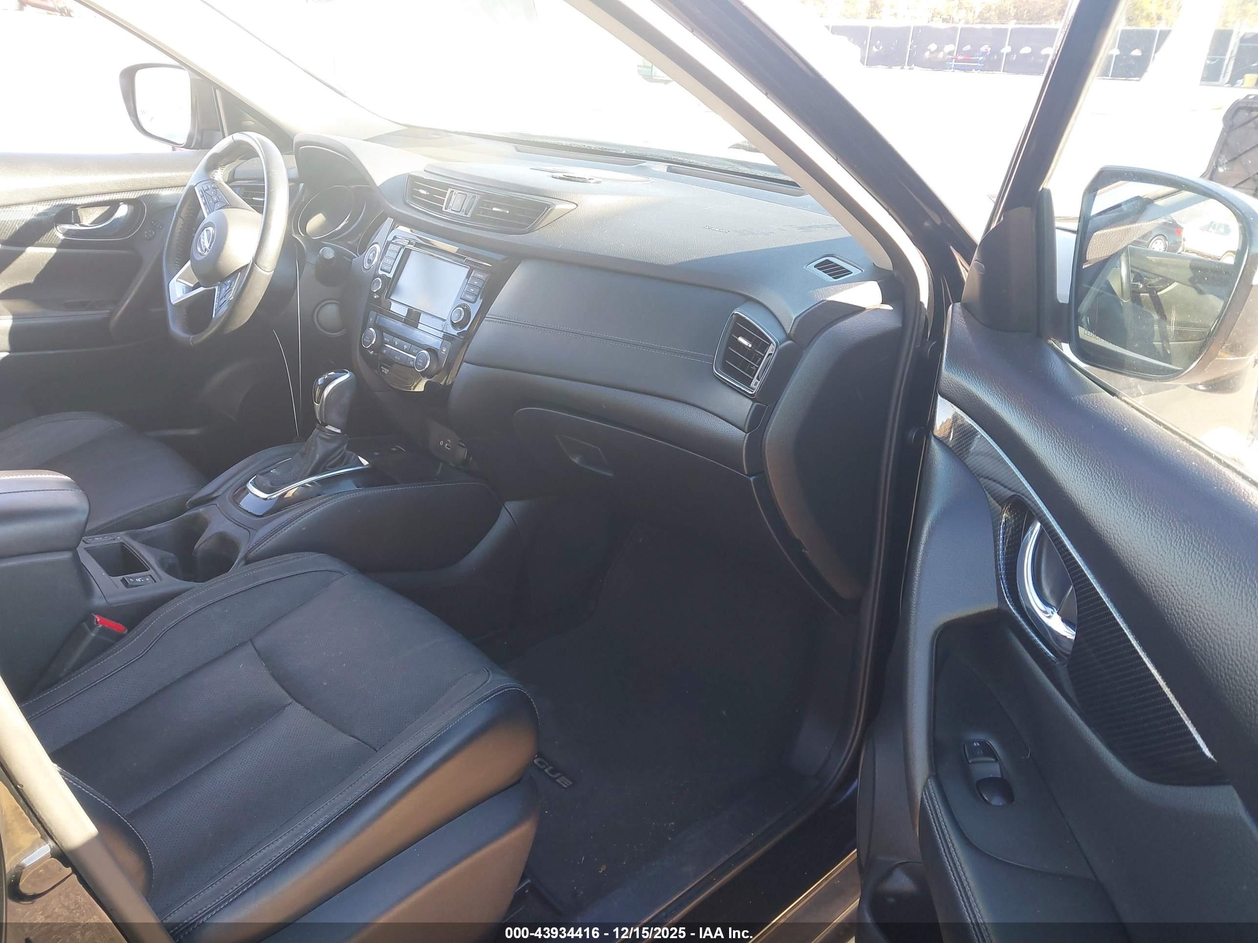 NISSAN ROGUE image 5