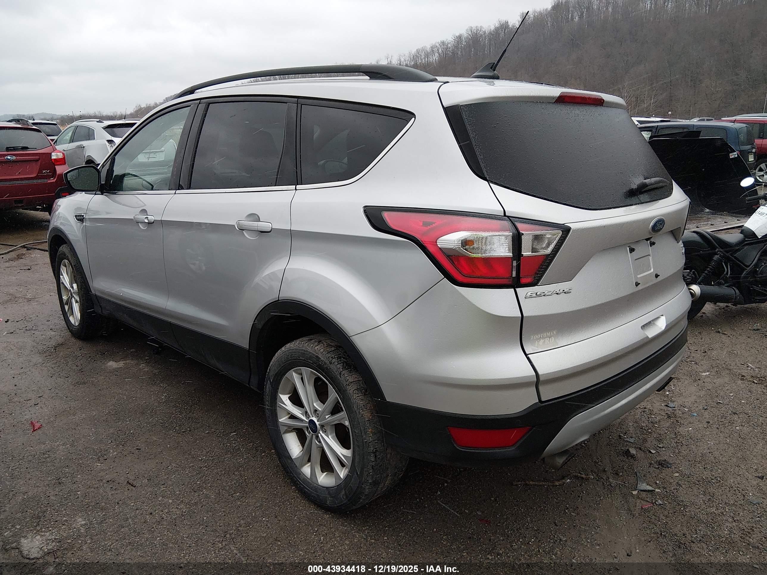 FORD ESCAPE image 3