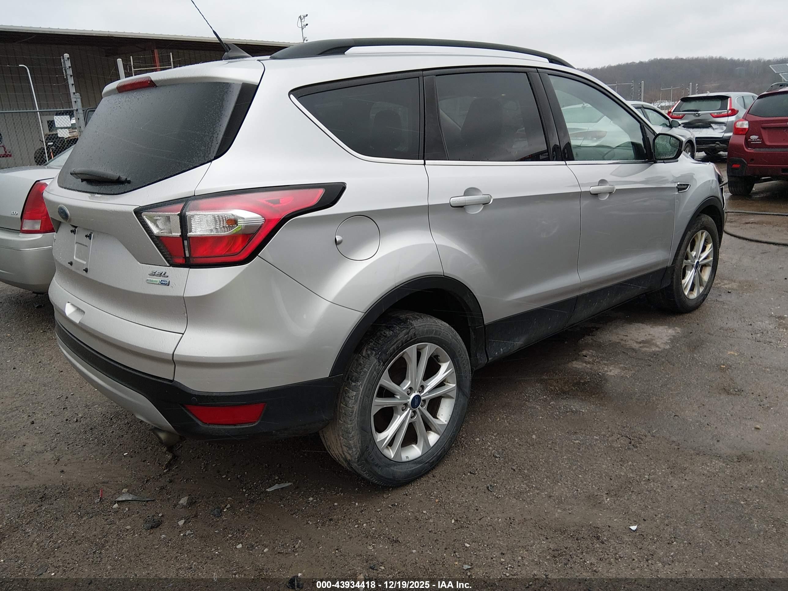 FORD ESCAPE image 4