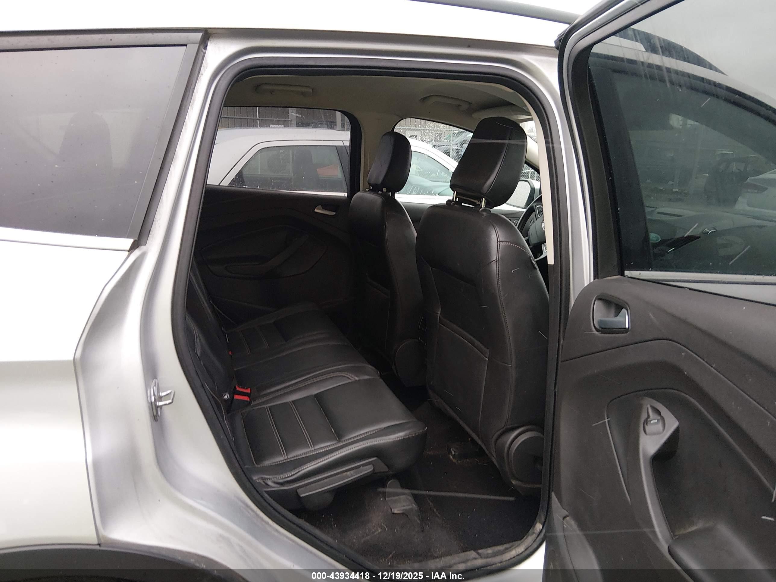 FORD ESCAPE image 8