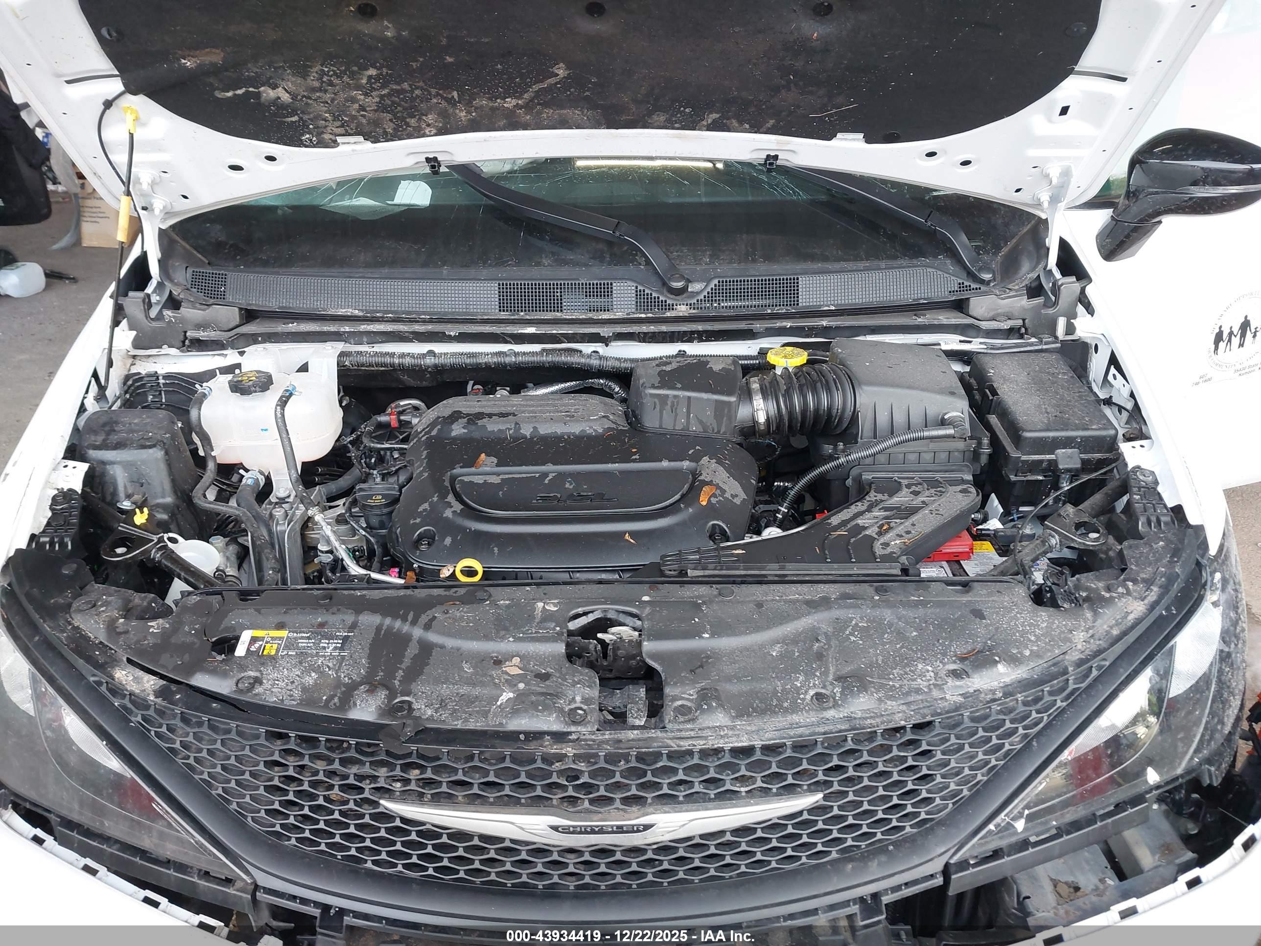 CHRYSLER VOYAGER image 10