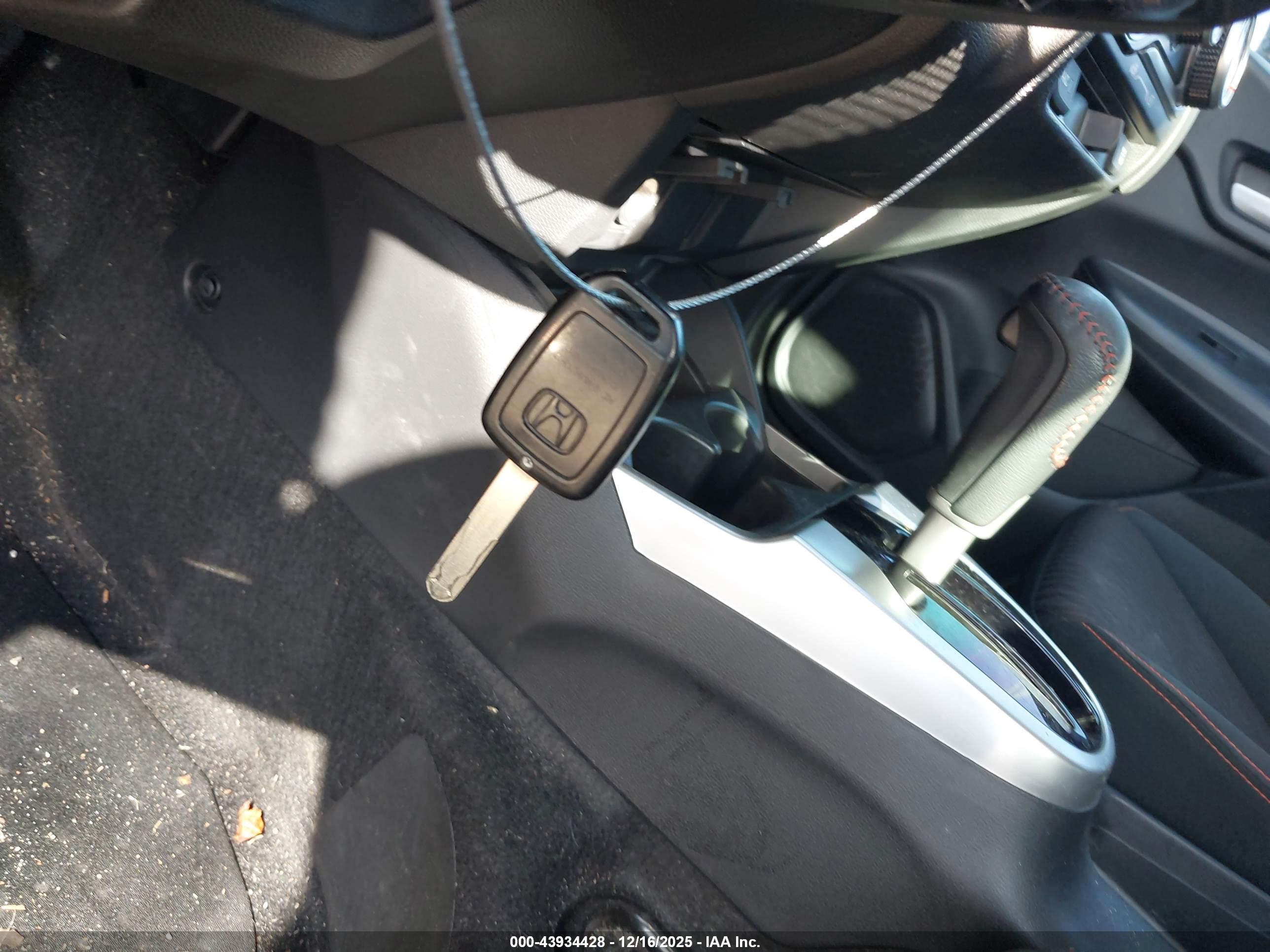 HONDA FIT image 11