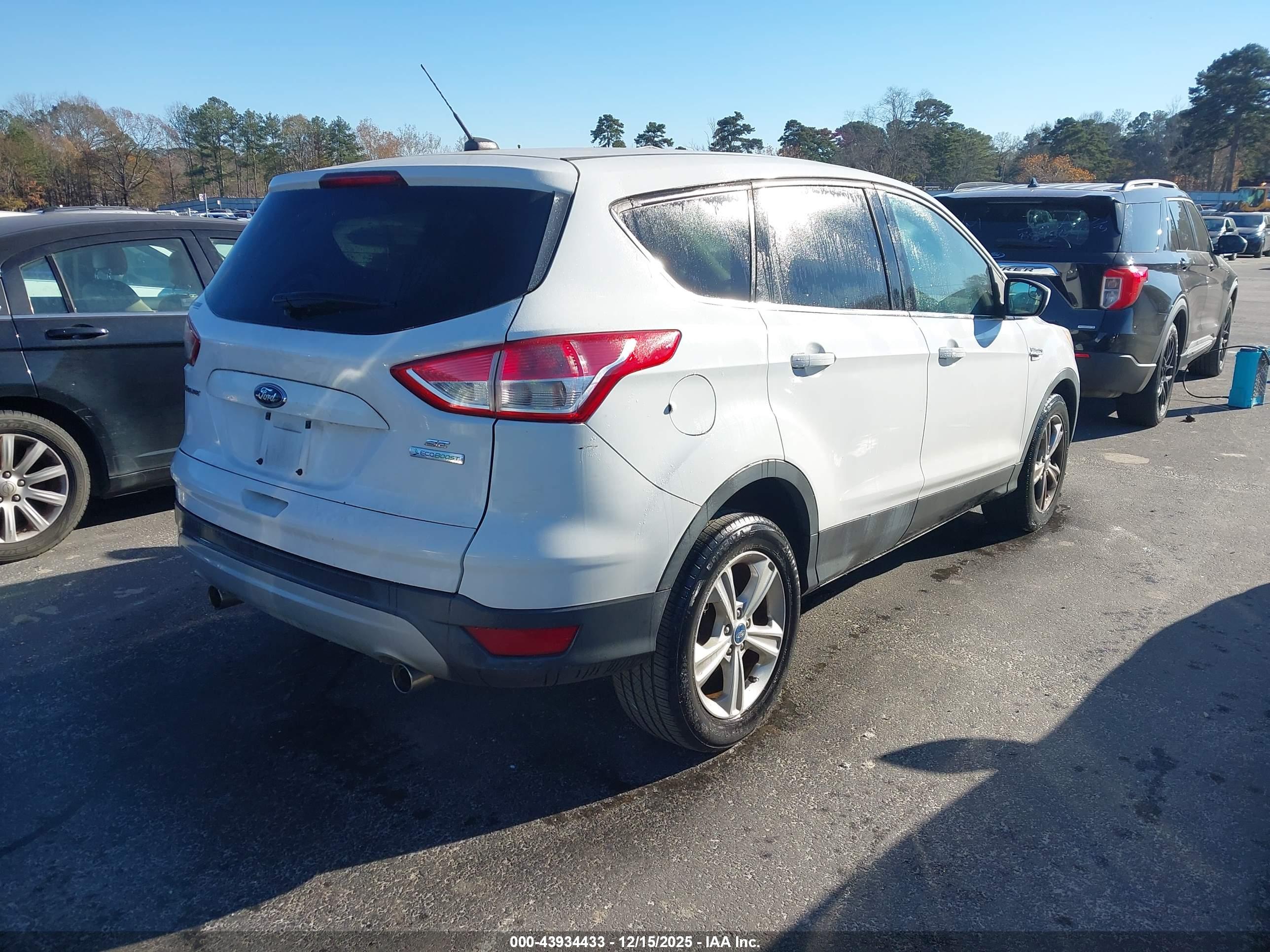 FORD ESCAPE image 4