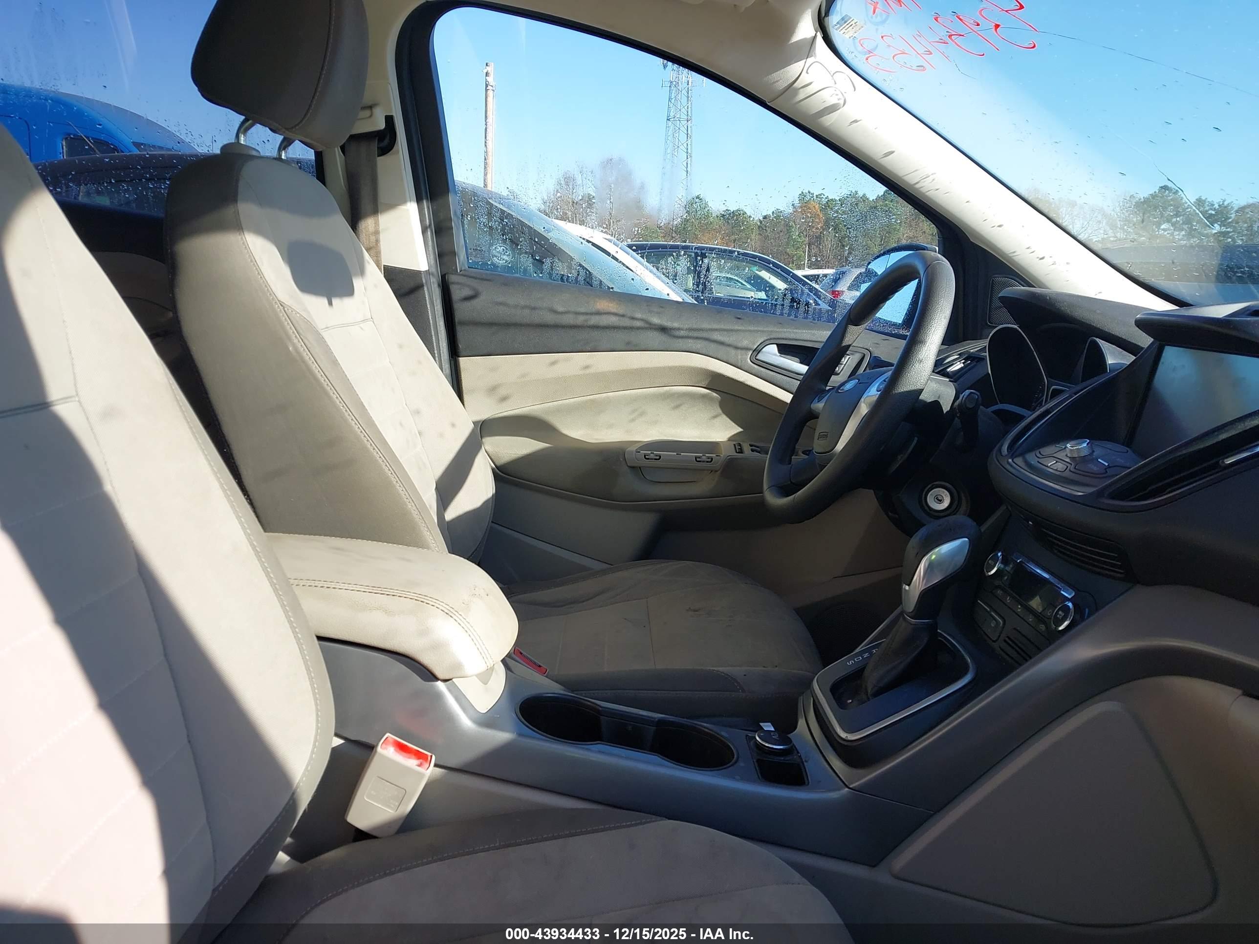 FORD ESCAPE image 5