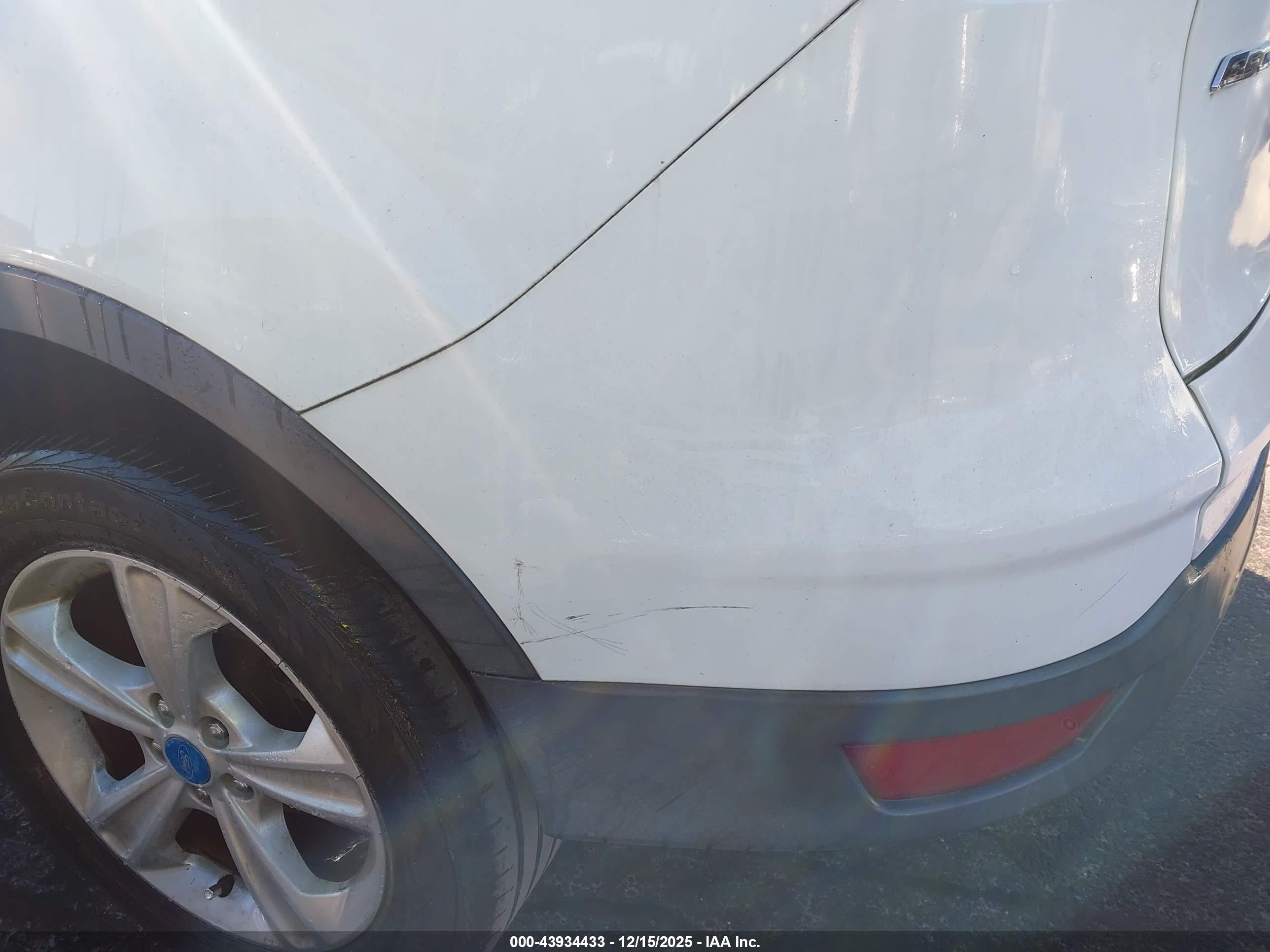 FORD ESCAPE image 6