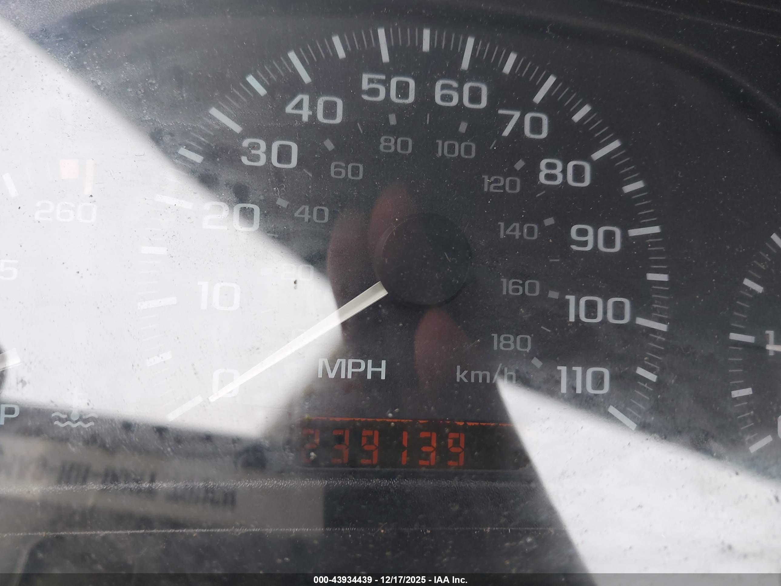 CHEVROLET CAVALIER image 7