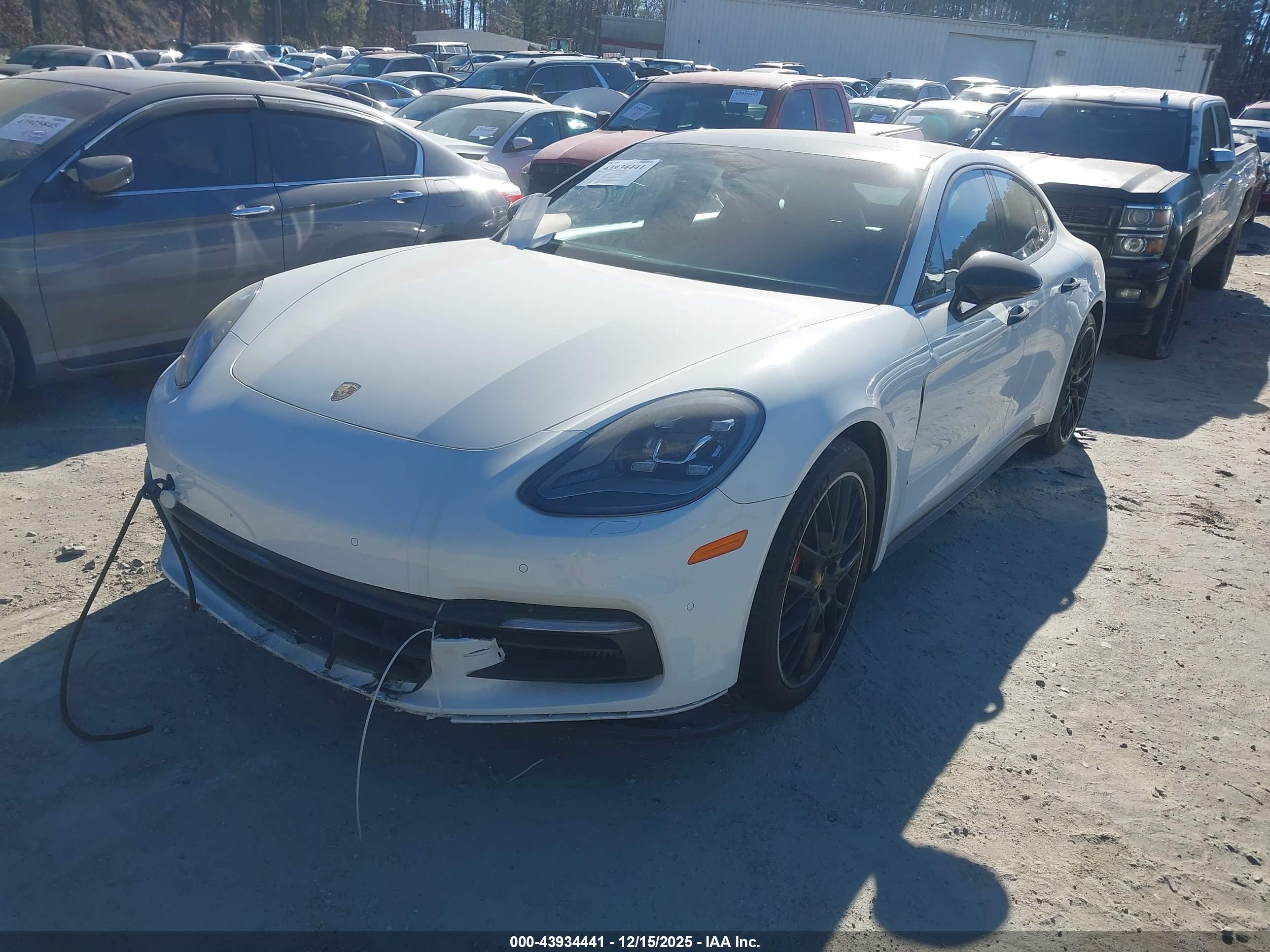 PORSCHE PANAMERA image 2