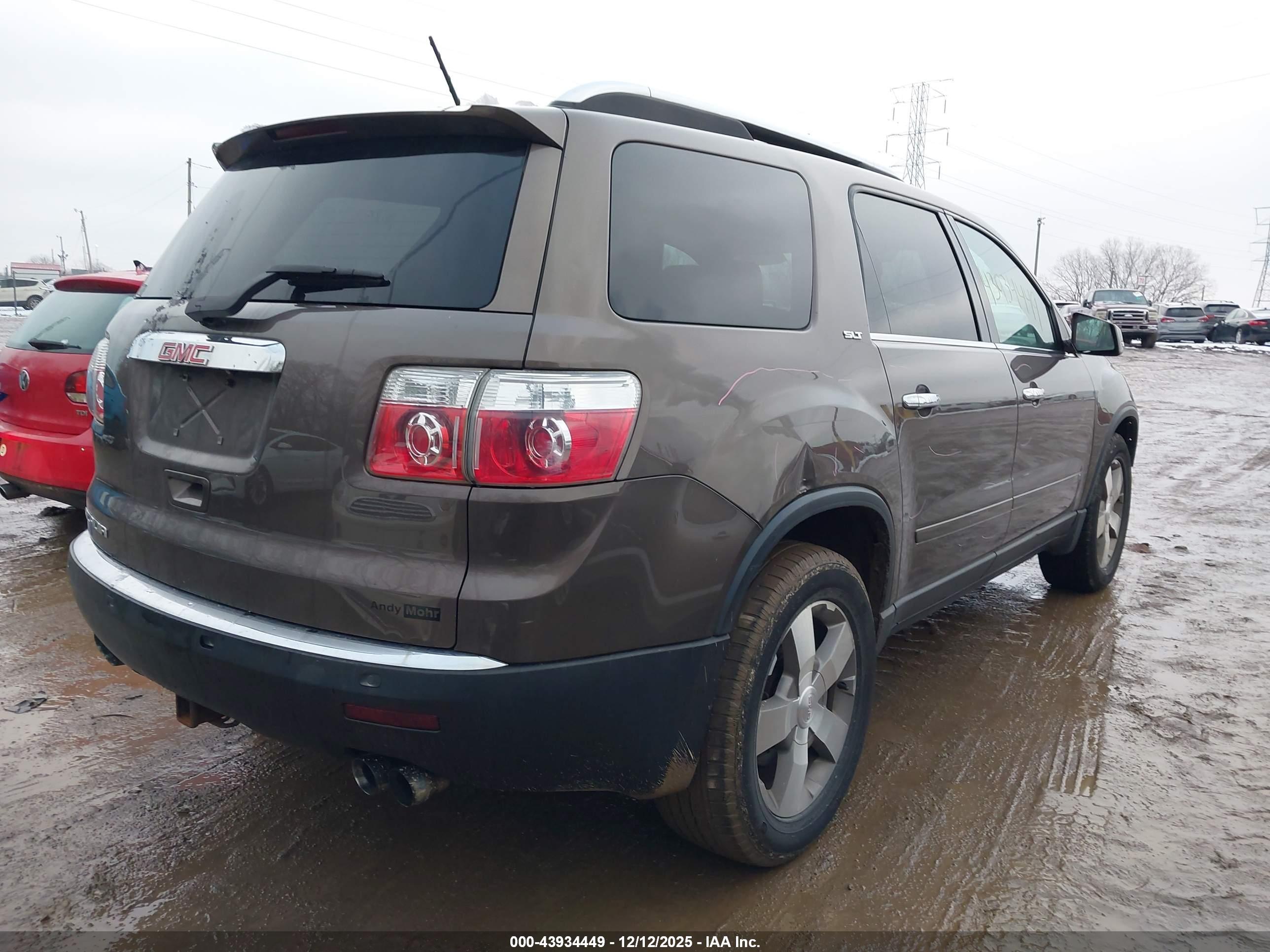 GMC ACADIA image 4