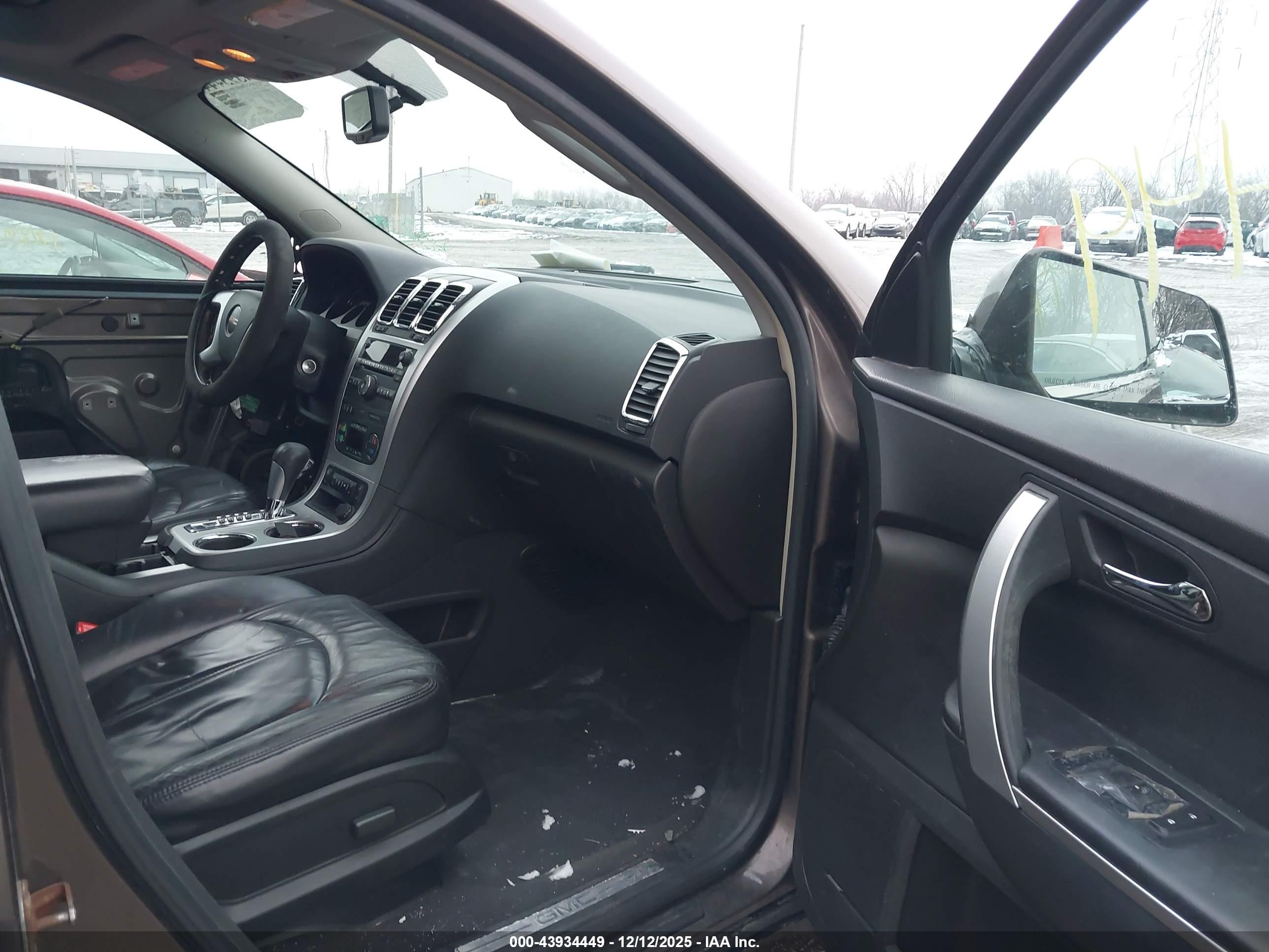 GMC ACADIA image 5