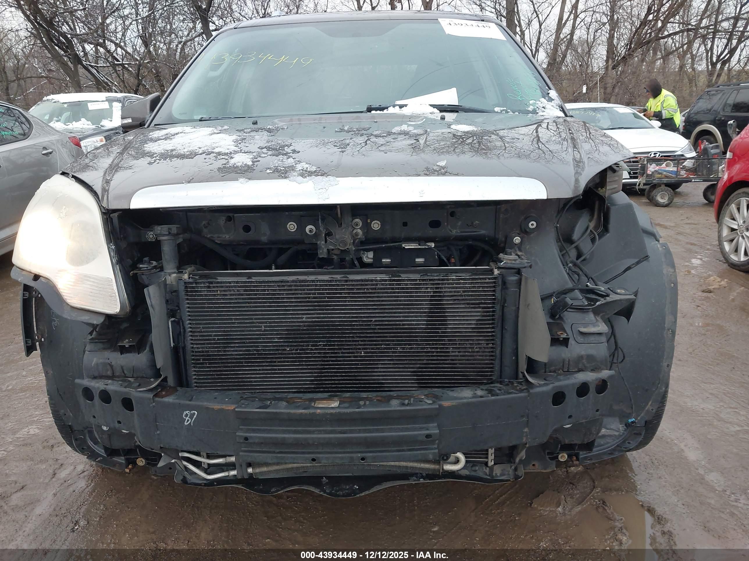 GMC ACADIA image 6