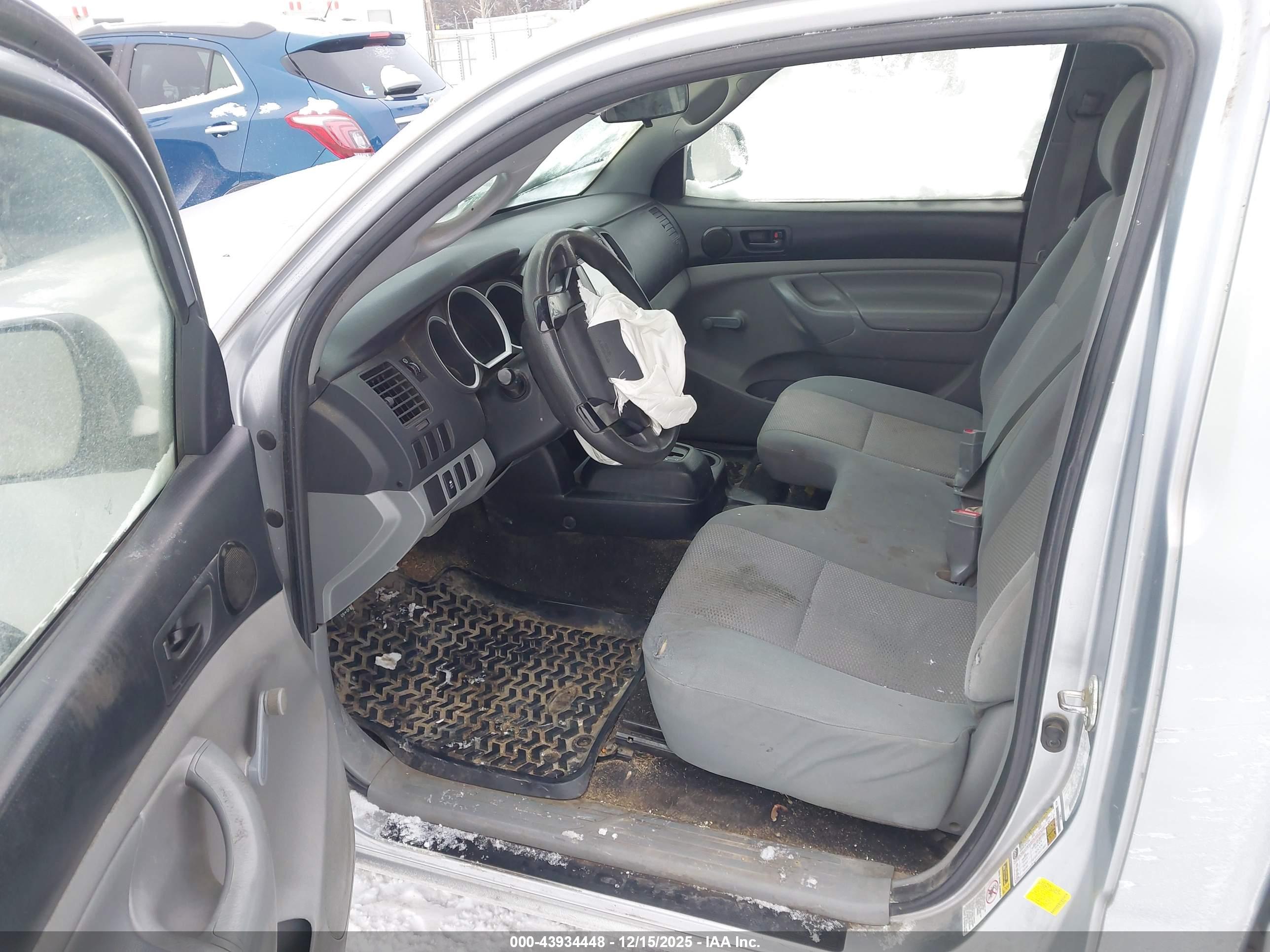 TOYOTA TACOMA image 5