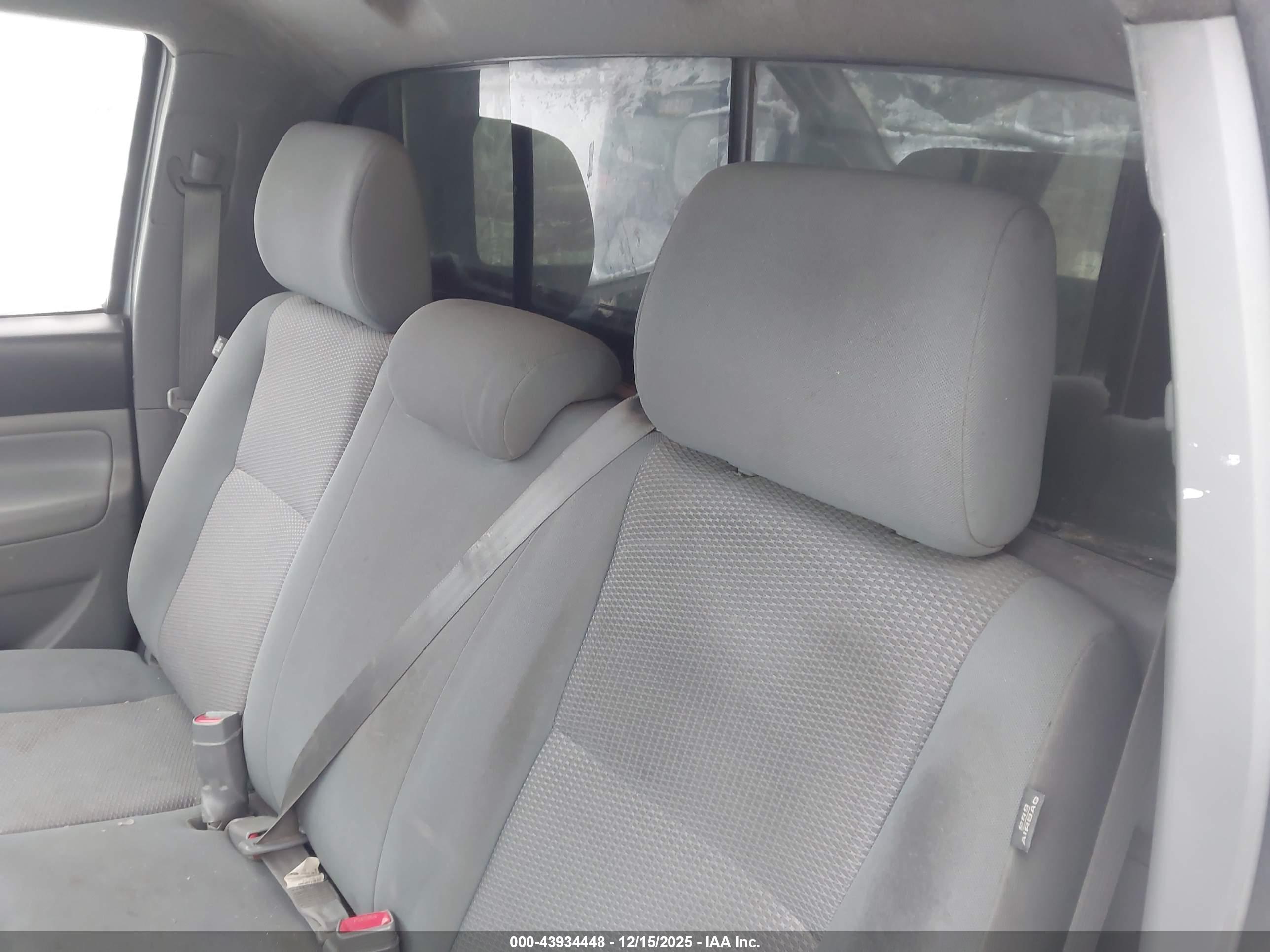TOYOTA TACOMA image 8