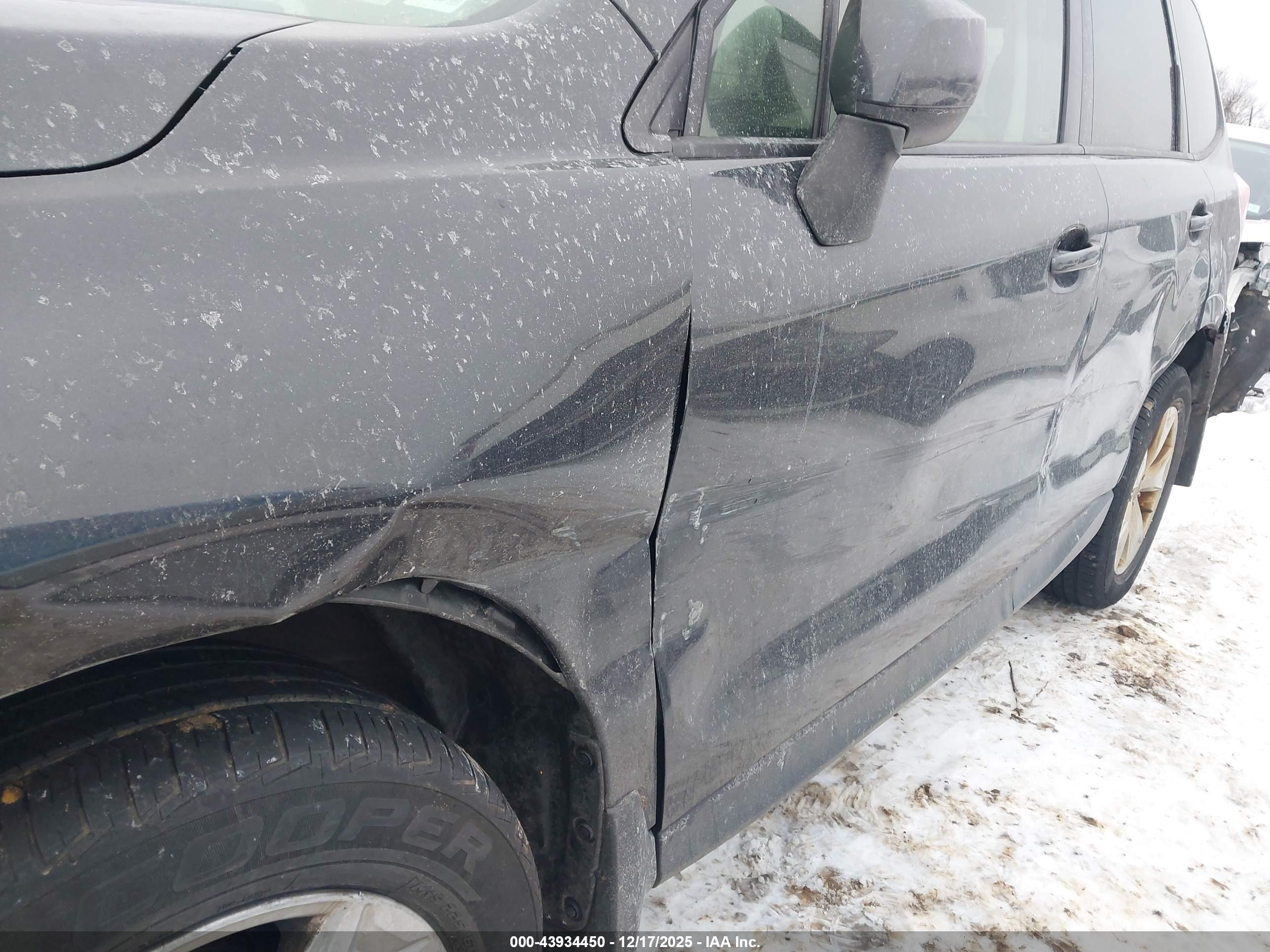 SUBARU FORESTER image 6