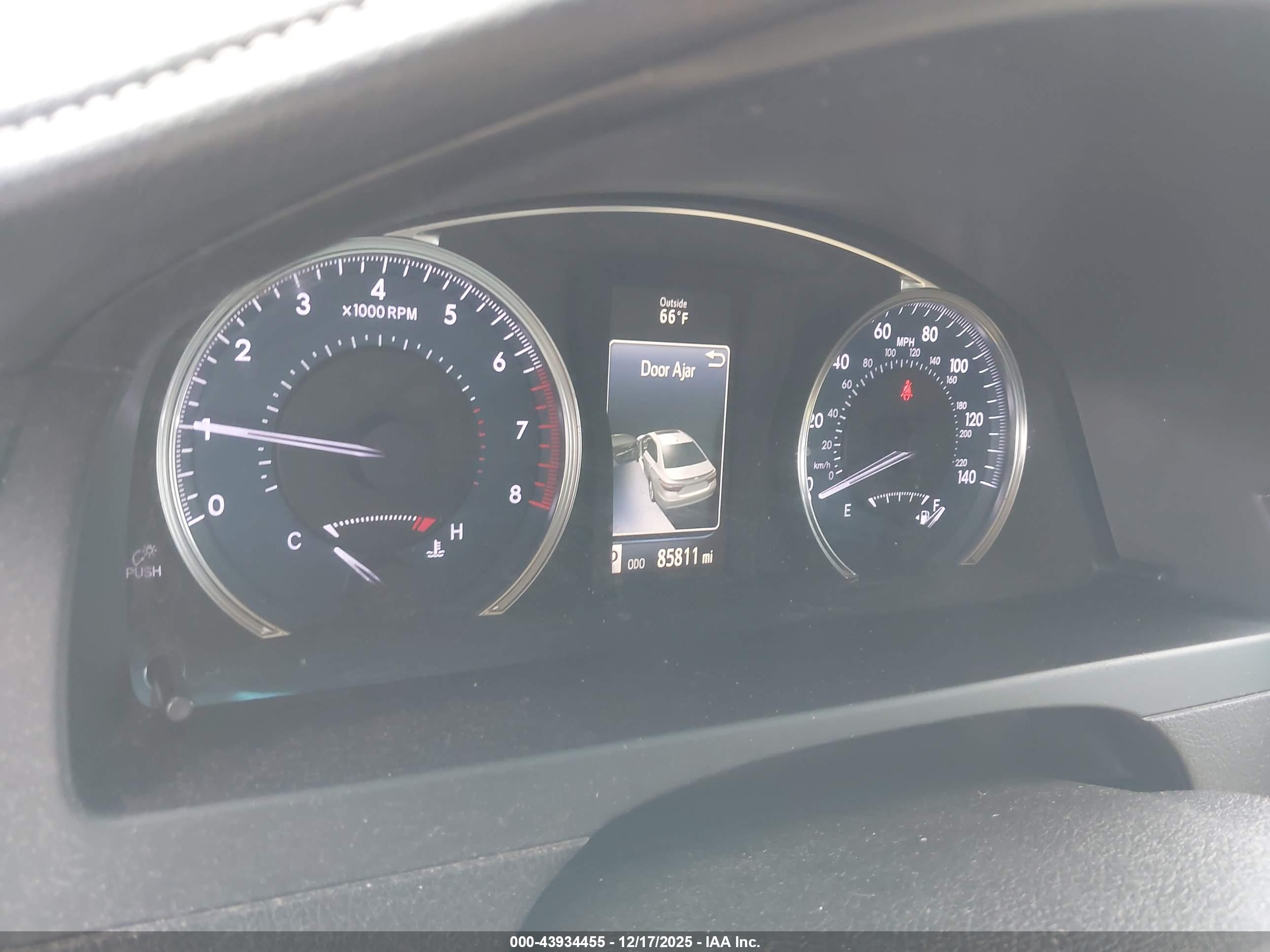 TOYOTA CAMRY image 7