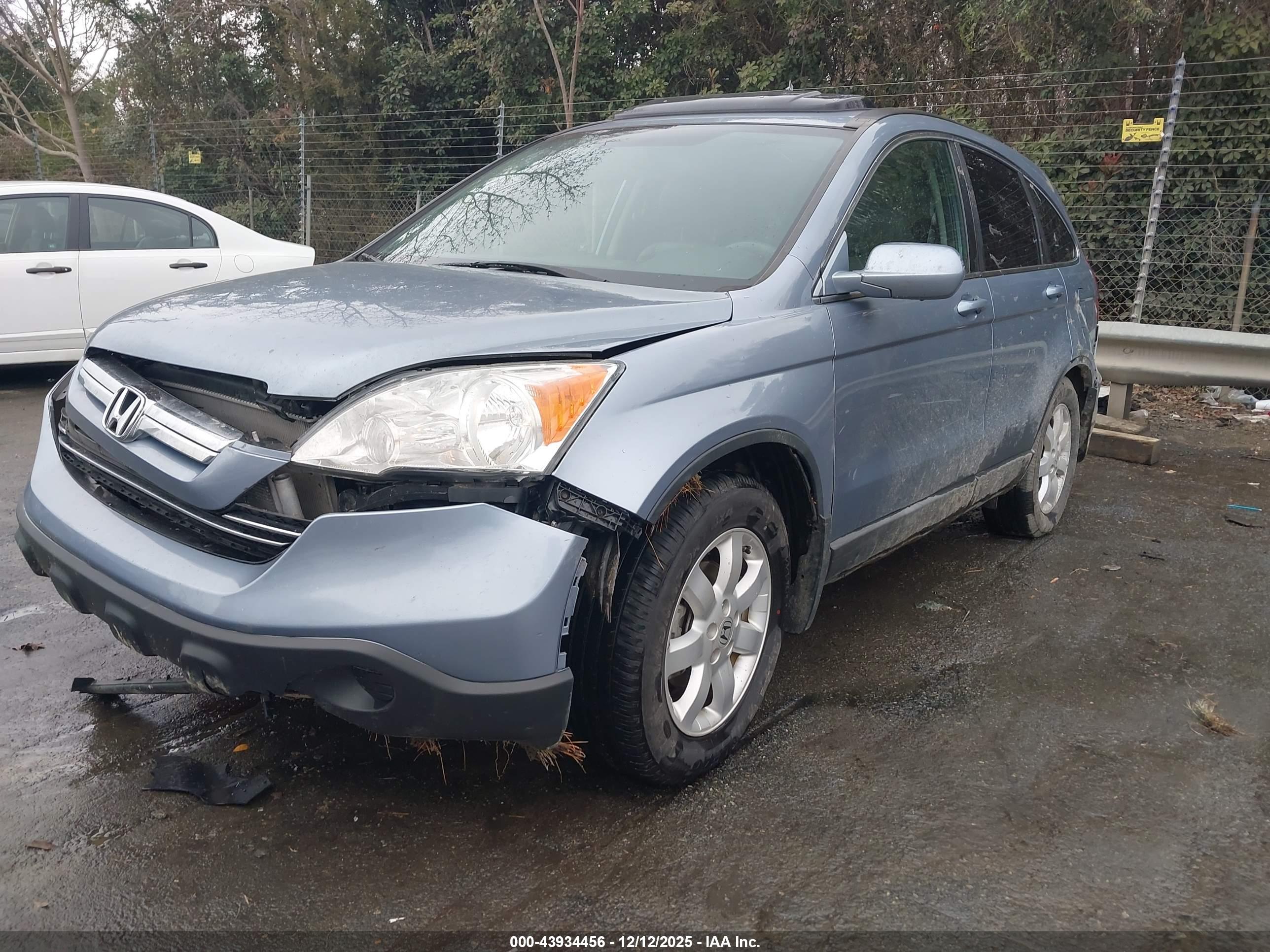 HONDA CR-V image 2
