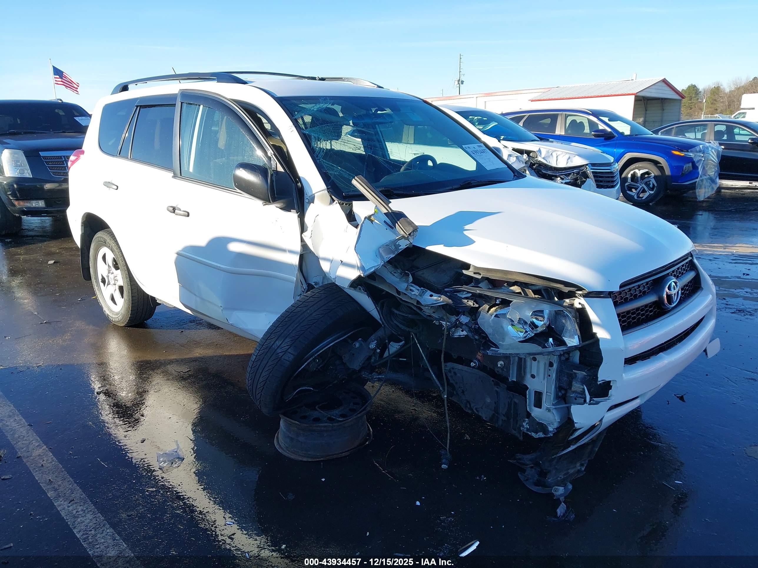 TOYOTA RAV4 image 6