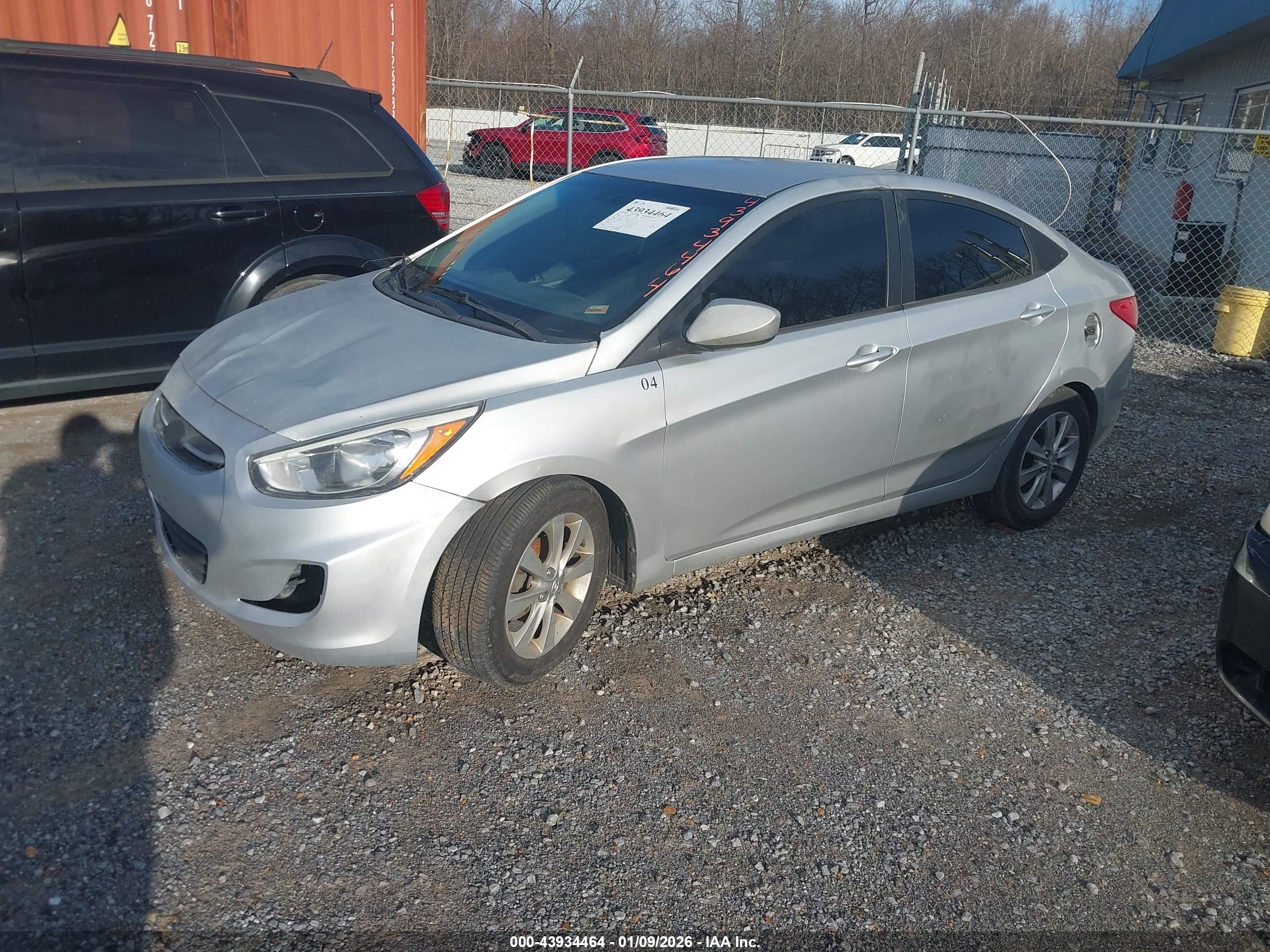 HYUNDAI ACCENT image 2