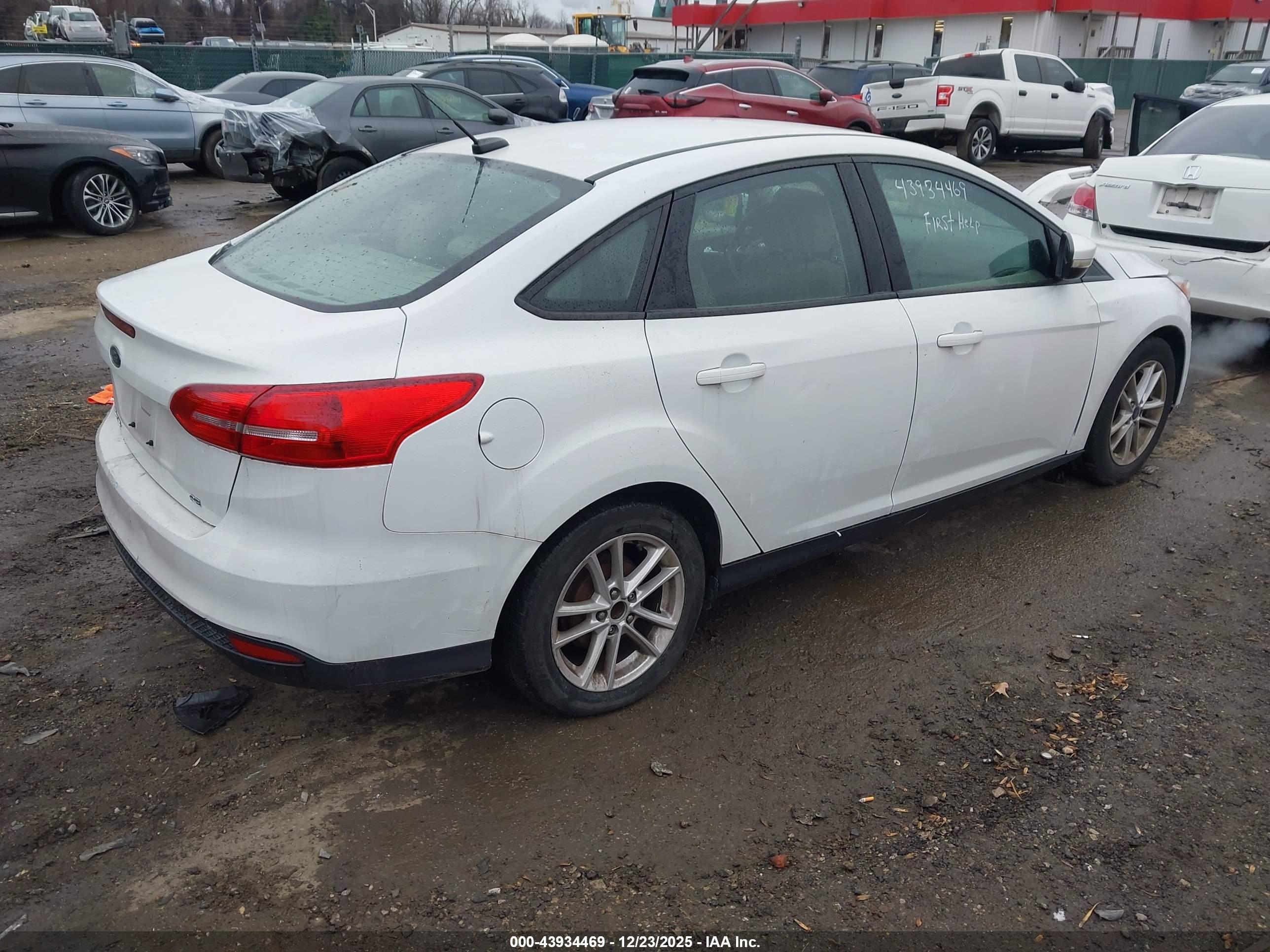 FORD FOCUS image 4
