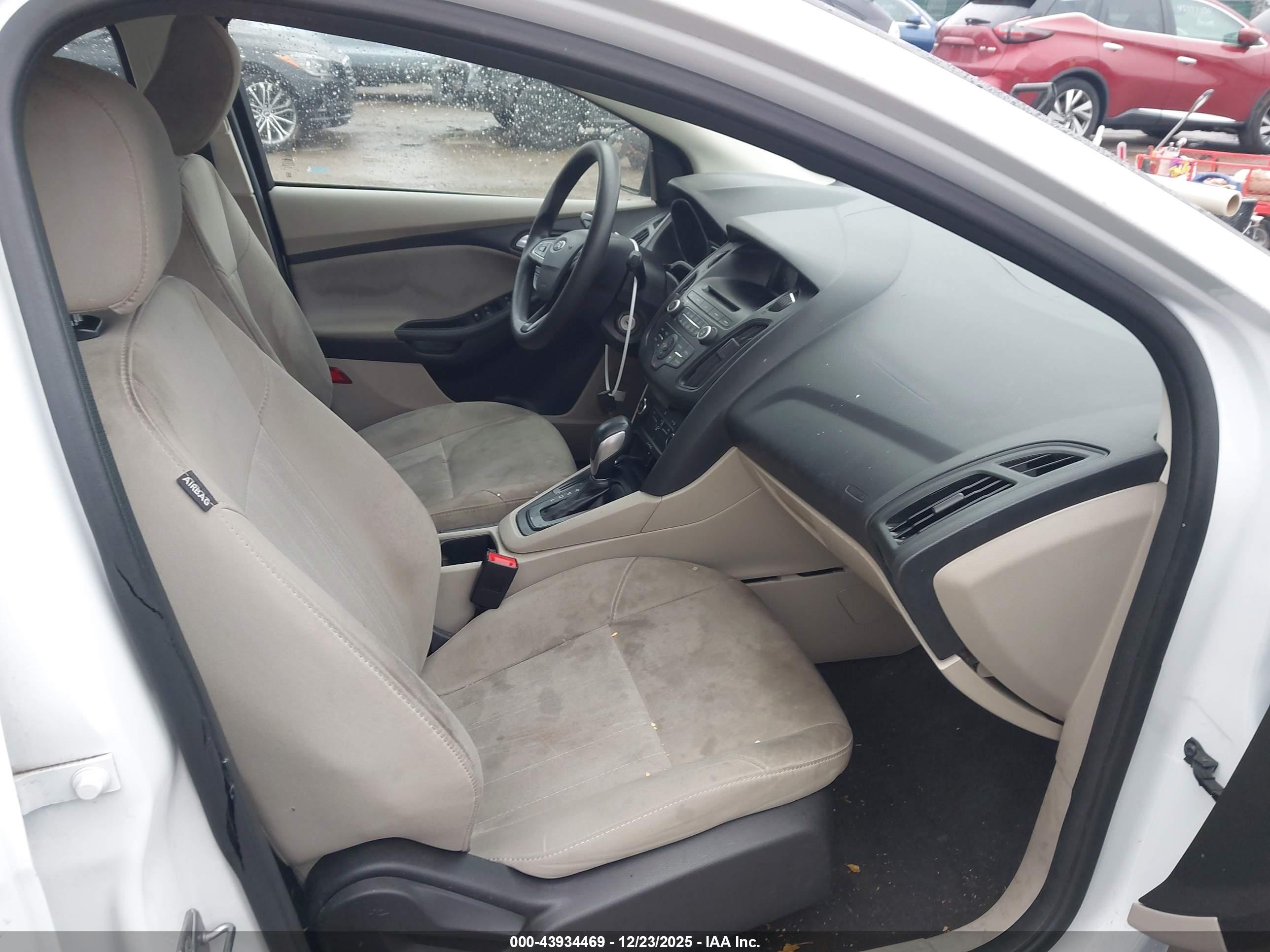 FORD FOCUS image 5