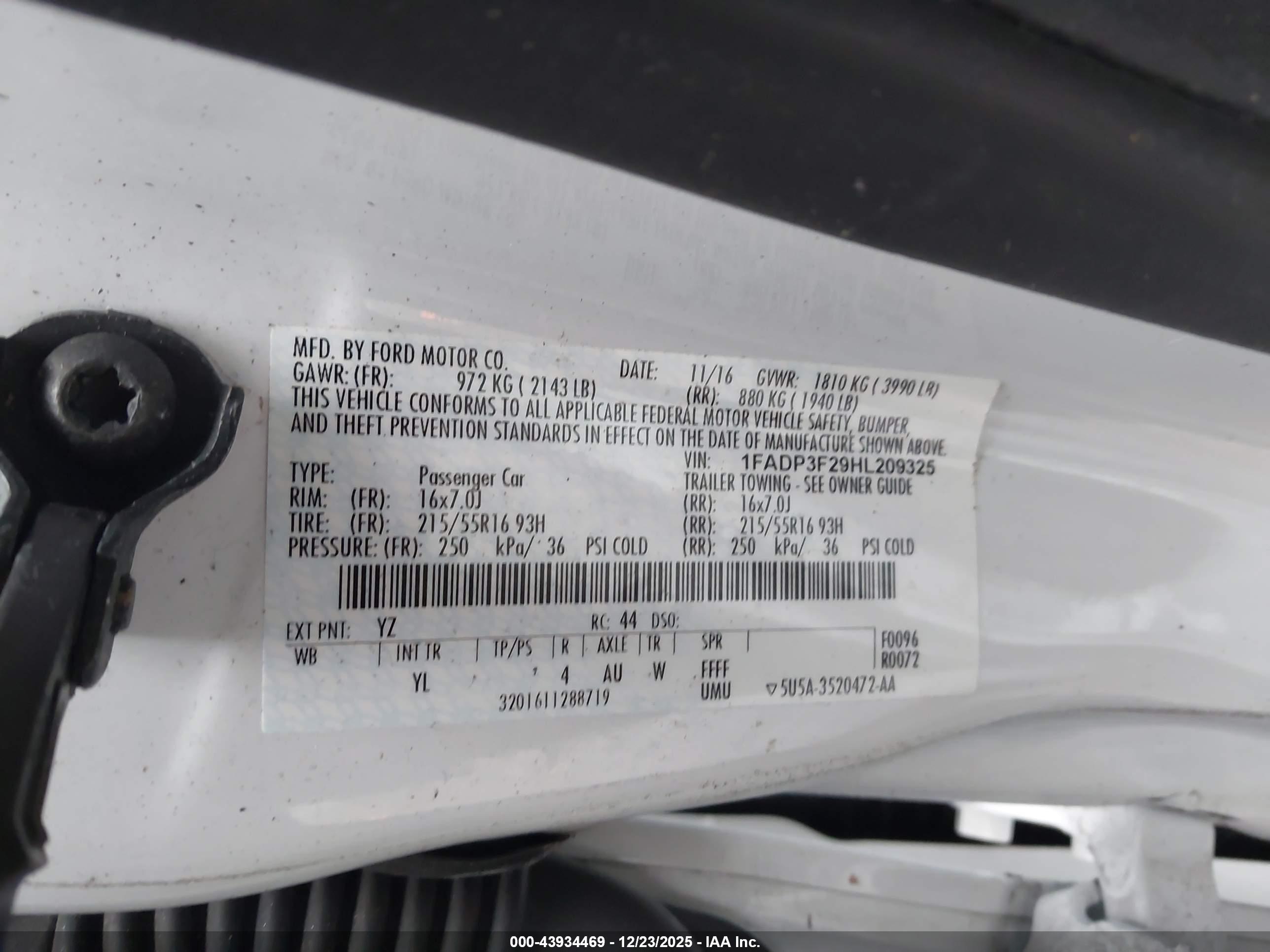 FORD FOCUS image 9
