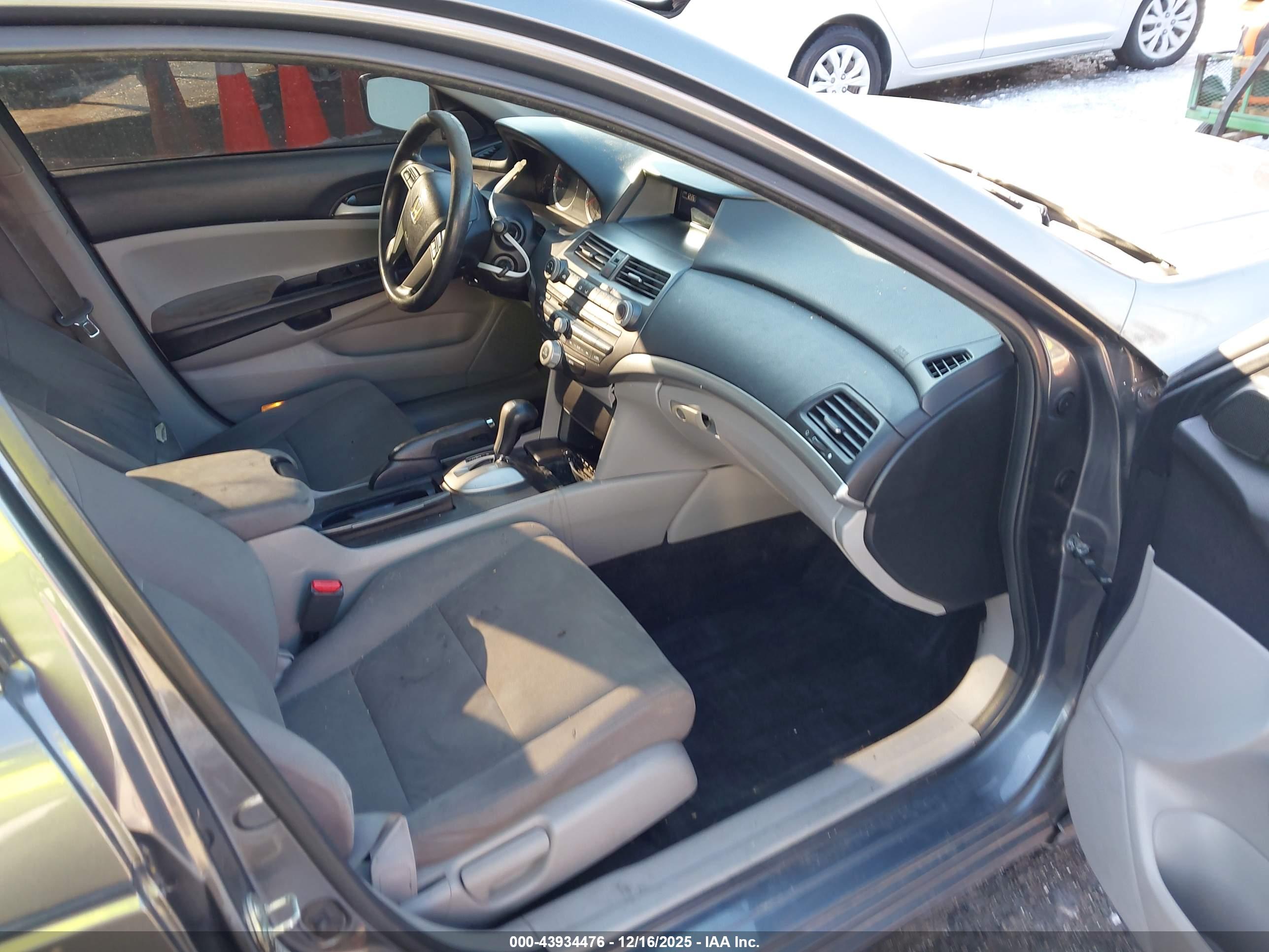 HONDA ACCORD image 5