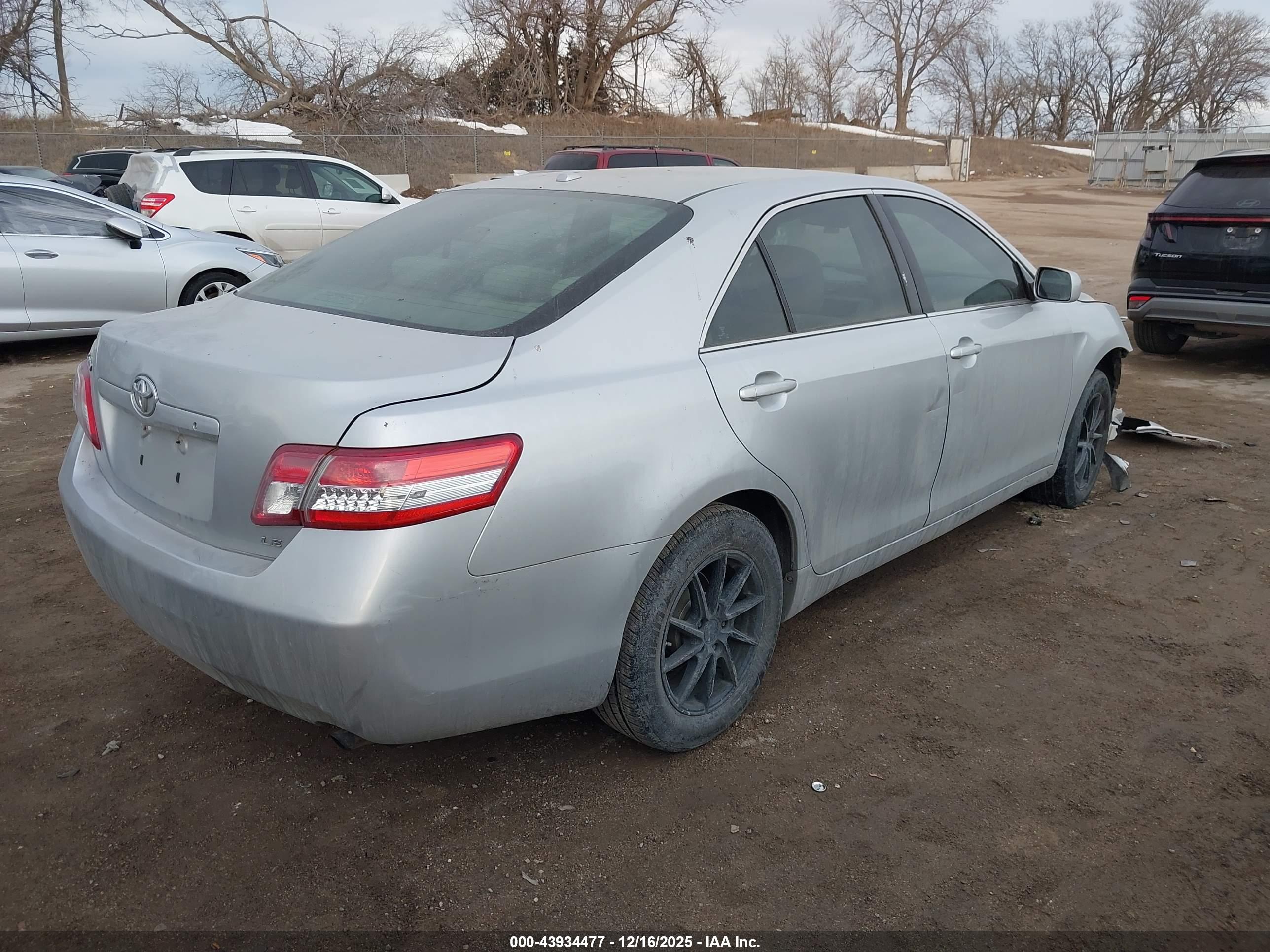 TOYOTA CAMRY image 4