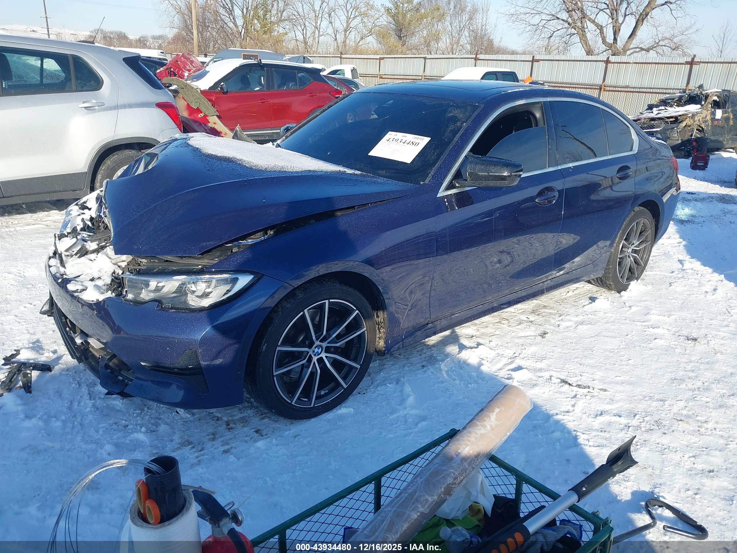 BMW 330I image 2