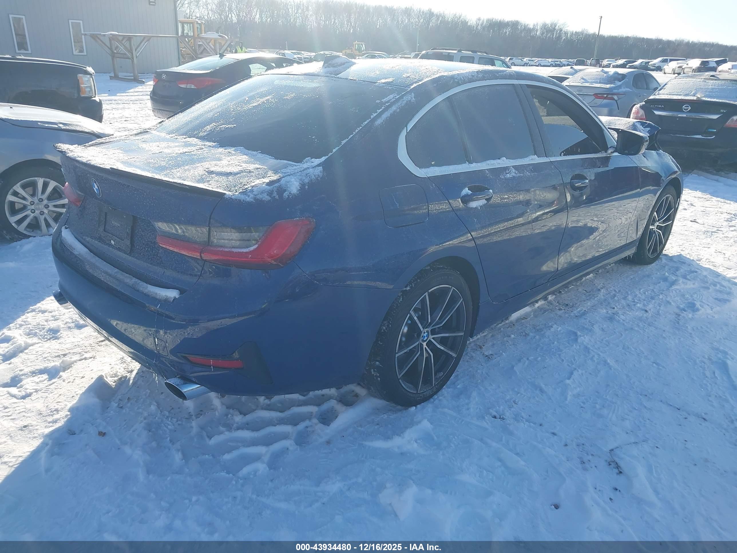 BMW 330I image 4