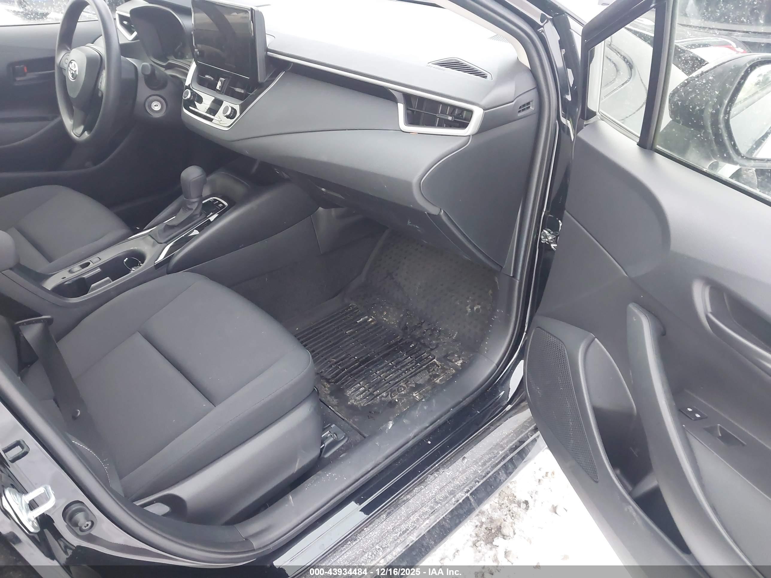 TOYOTA COROLLA image 5