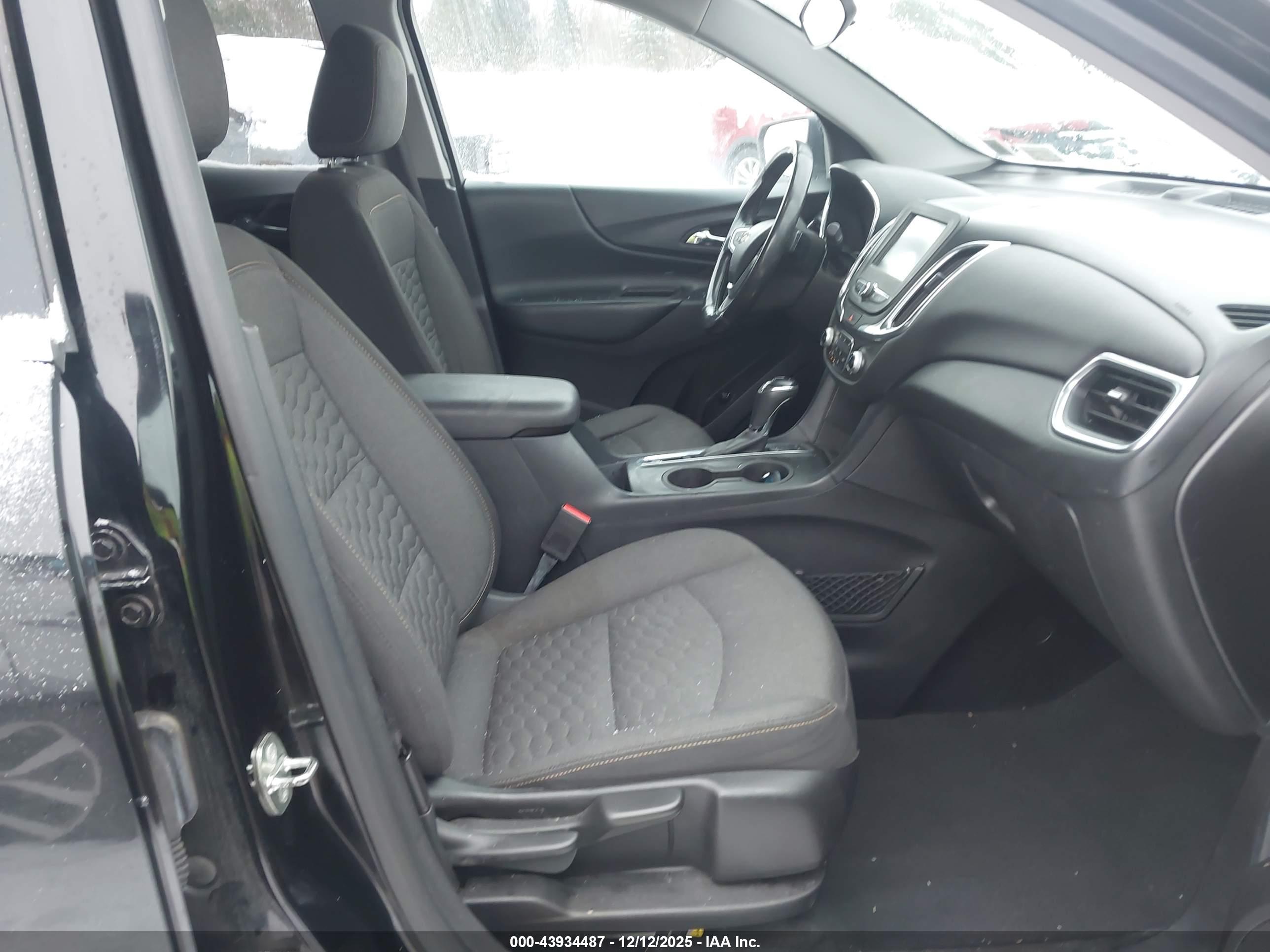CHEVROLET EQUINOX image 5